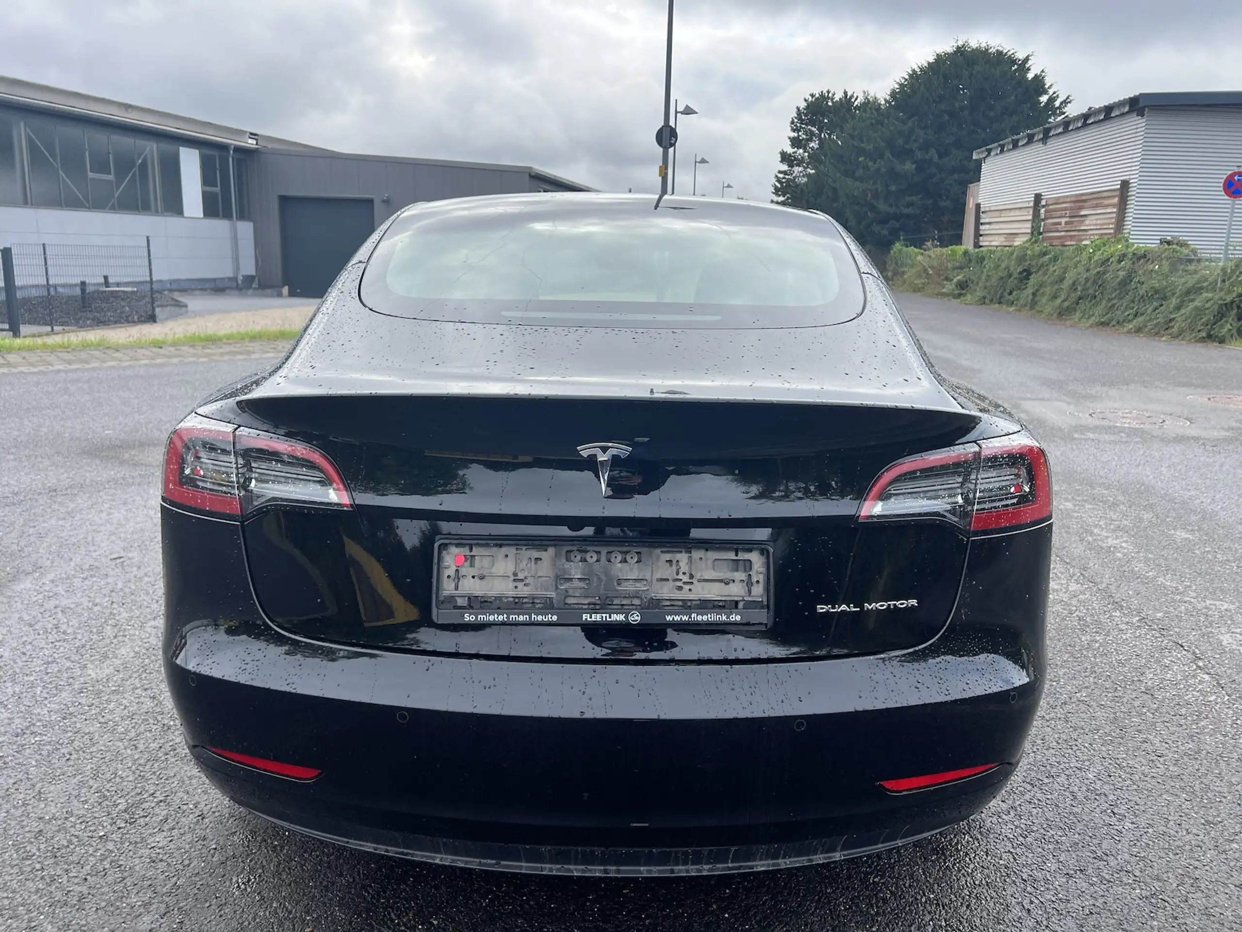 Tesla - Model 3