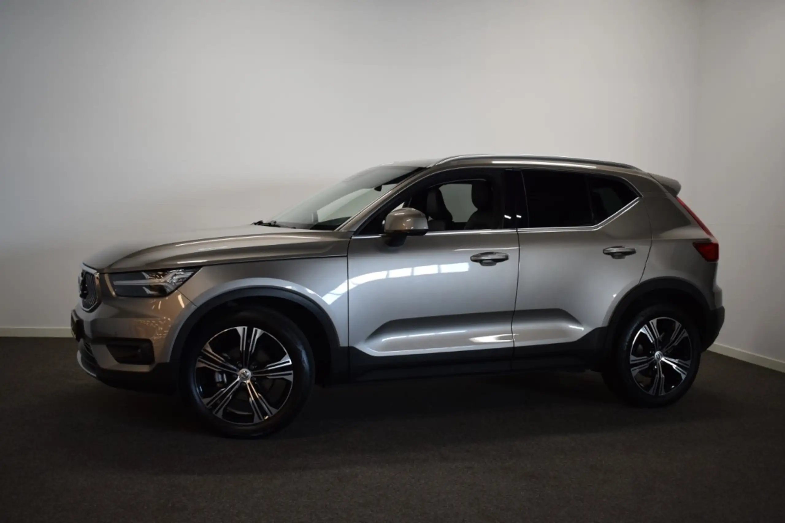 Volvo - XC40