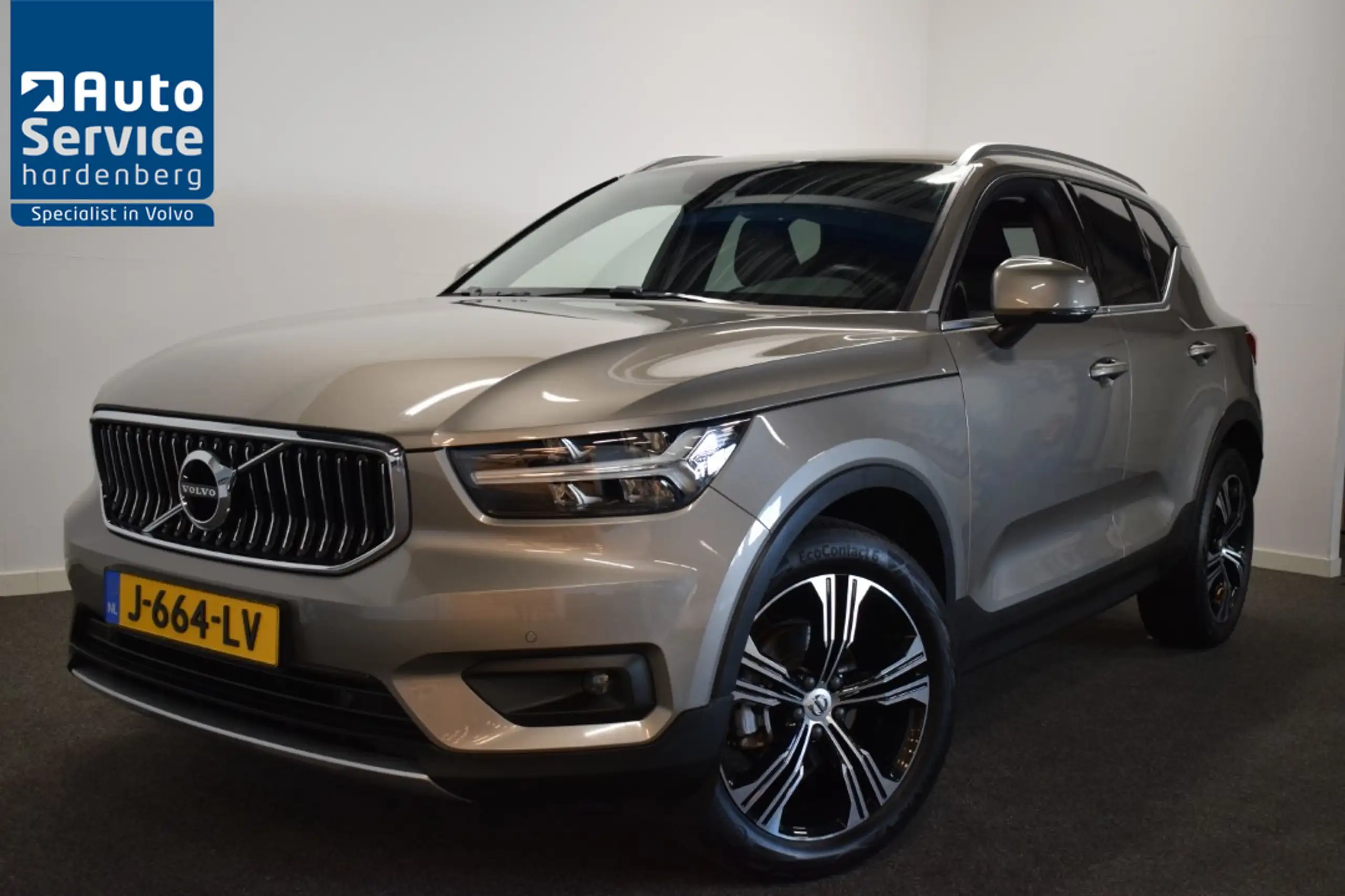 Volvo - XC40