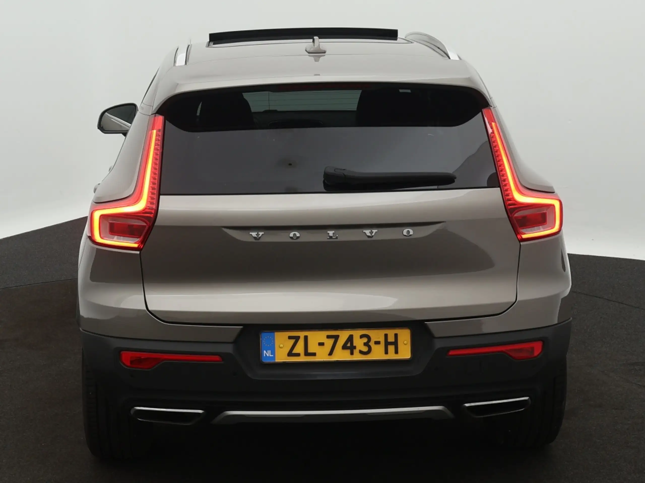 Volvo - XC40