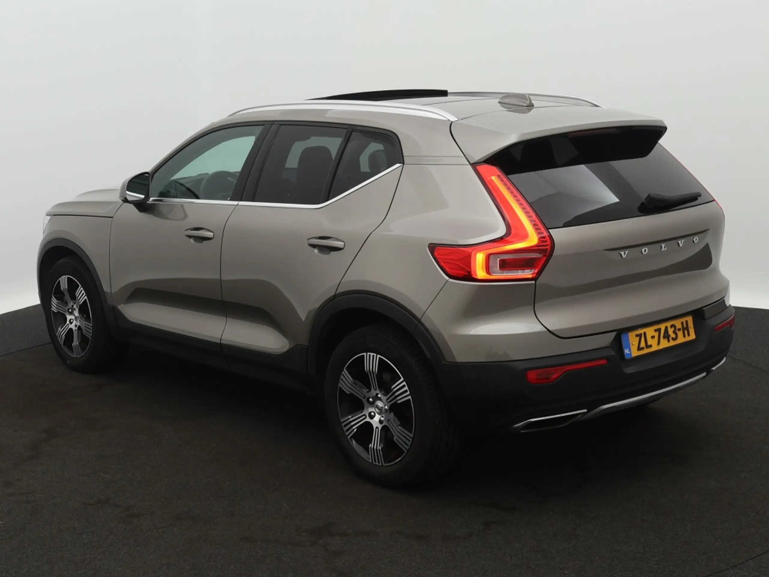 Volvo - XC40