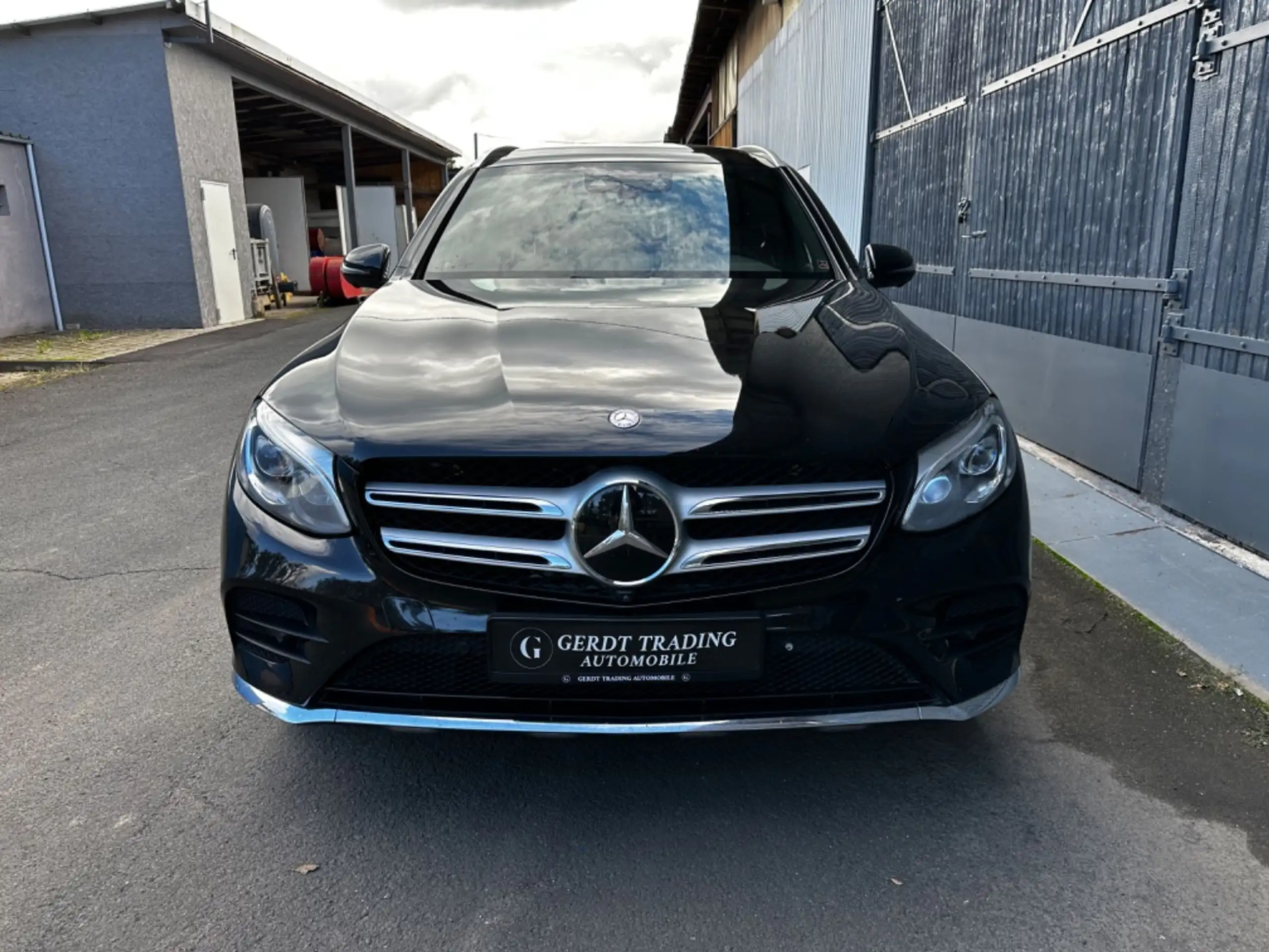 Mercedes-Benz - GLC 350