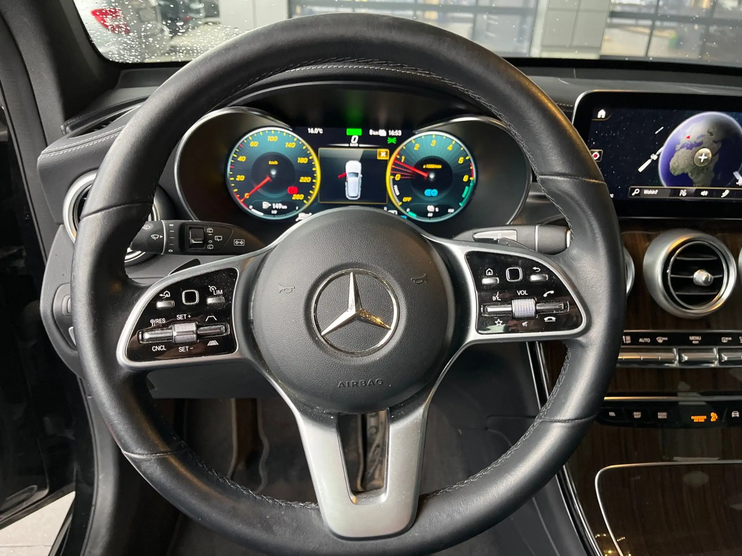 Mercedes-Benz - GLC 300