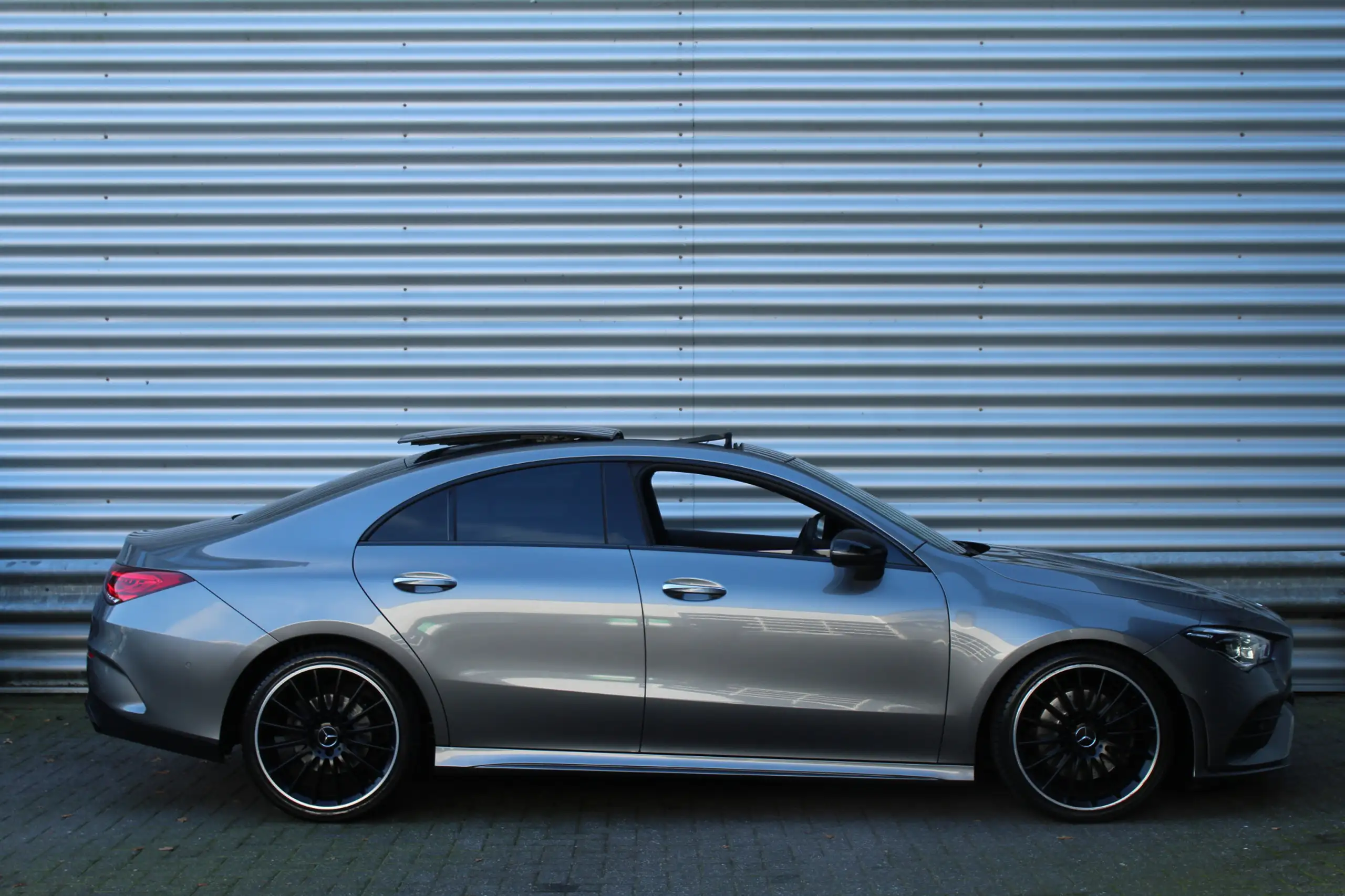 Mercedes-Benz - CLA 200