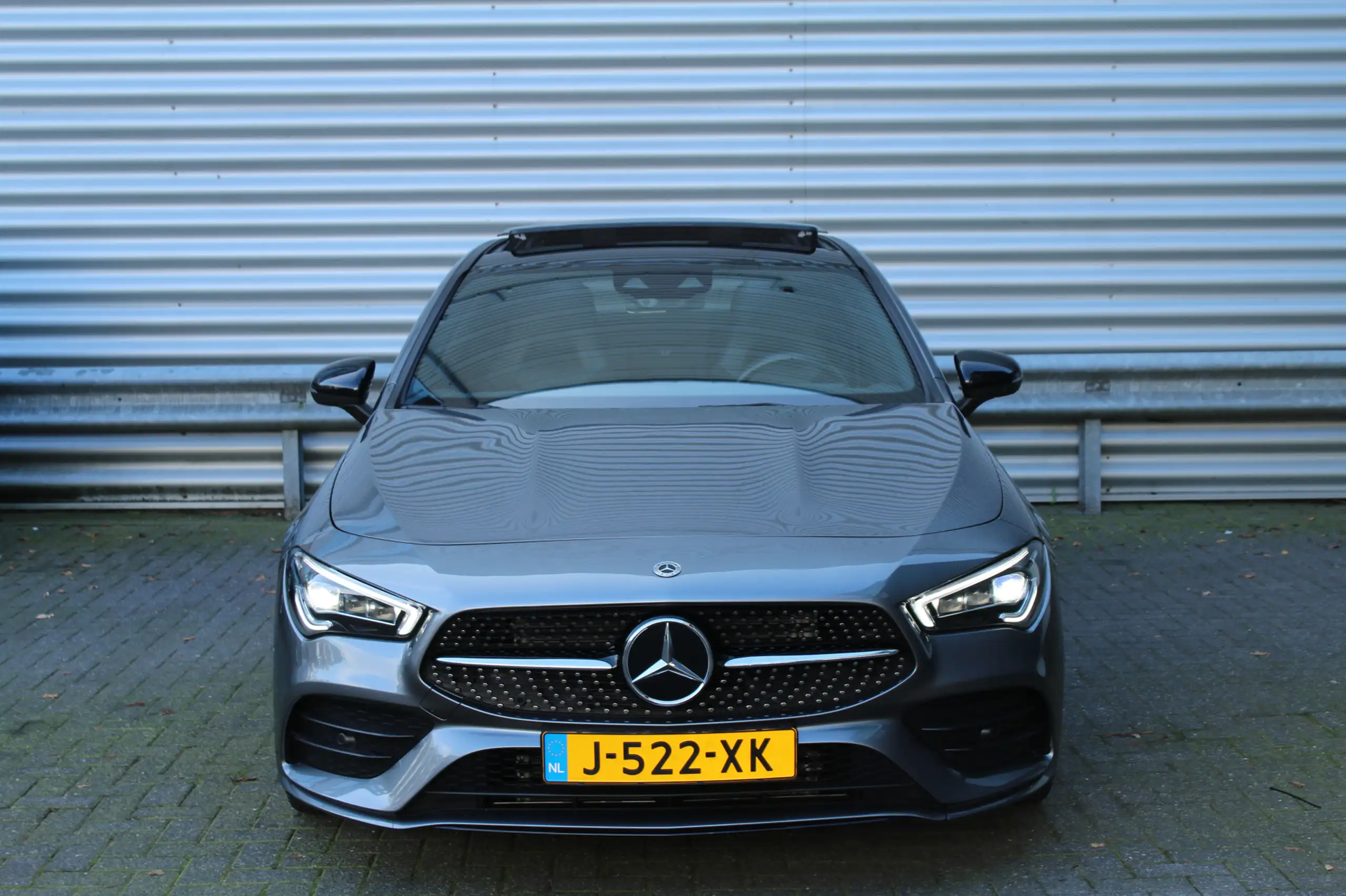 Mercedes-Benz - CLA 200