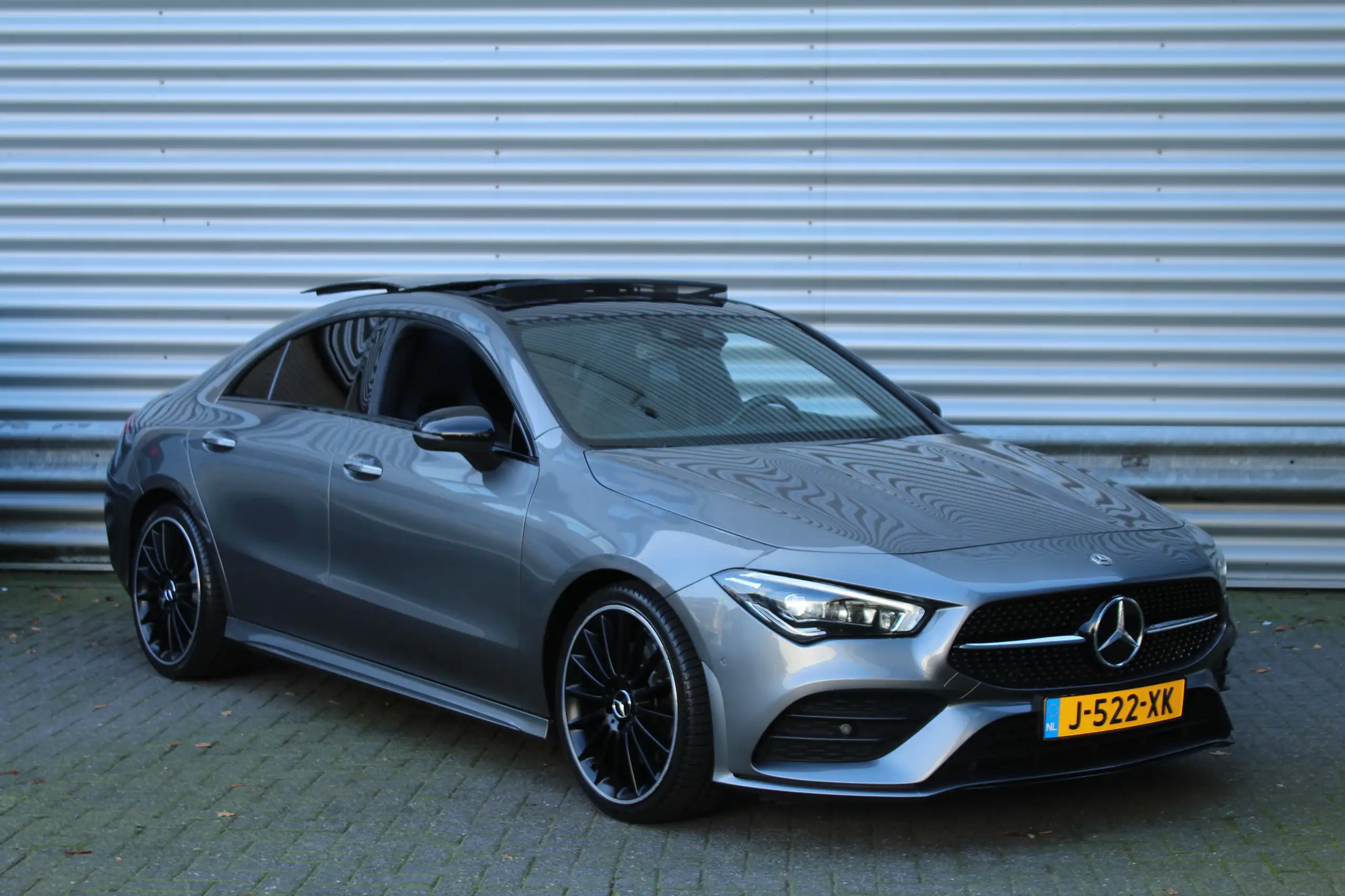 Mercedes-Benz - CLA 200