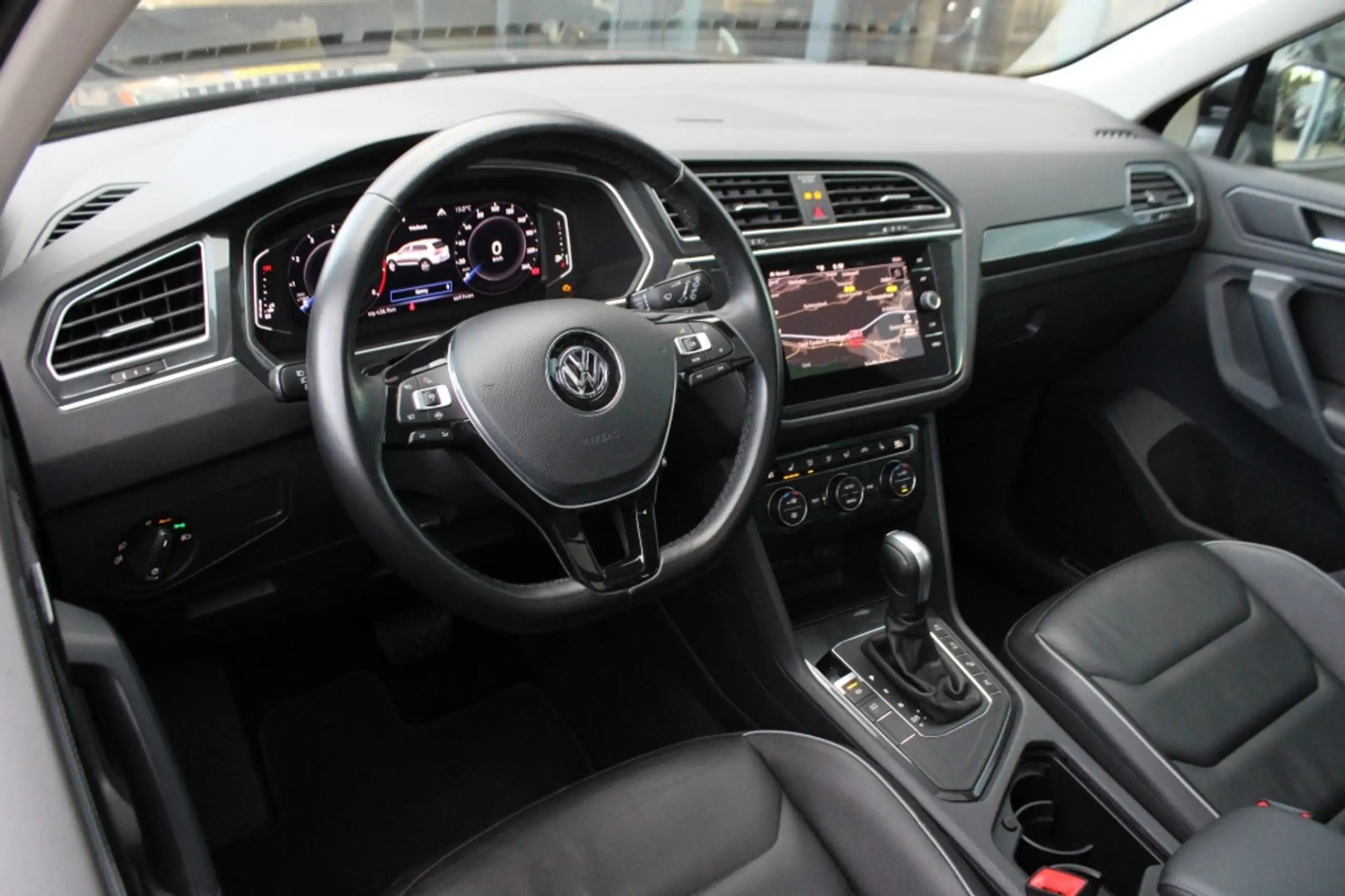 Volkswagen - Tiguan