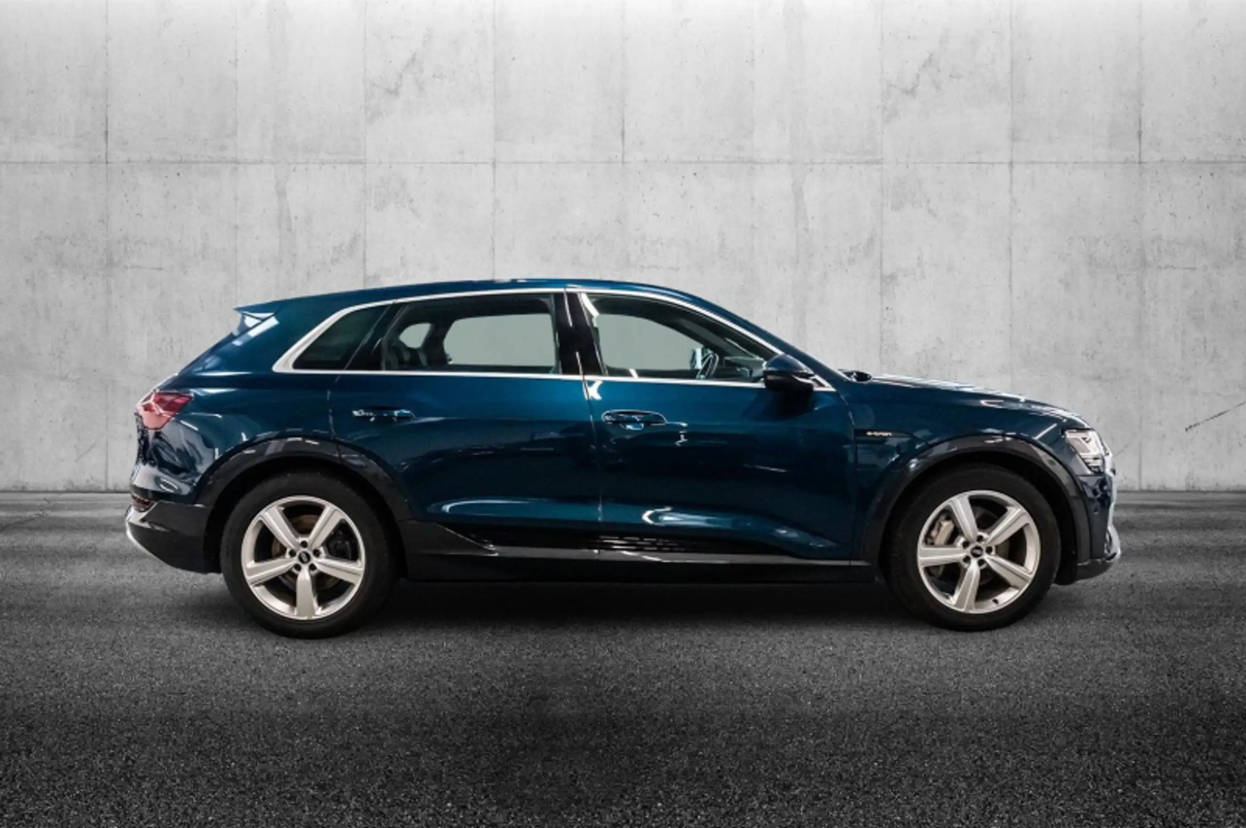 Audi - Q4 e-tron