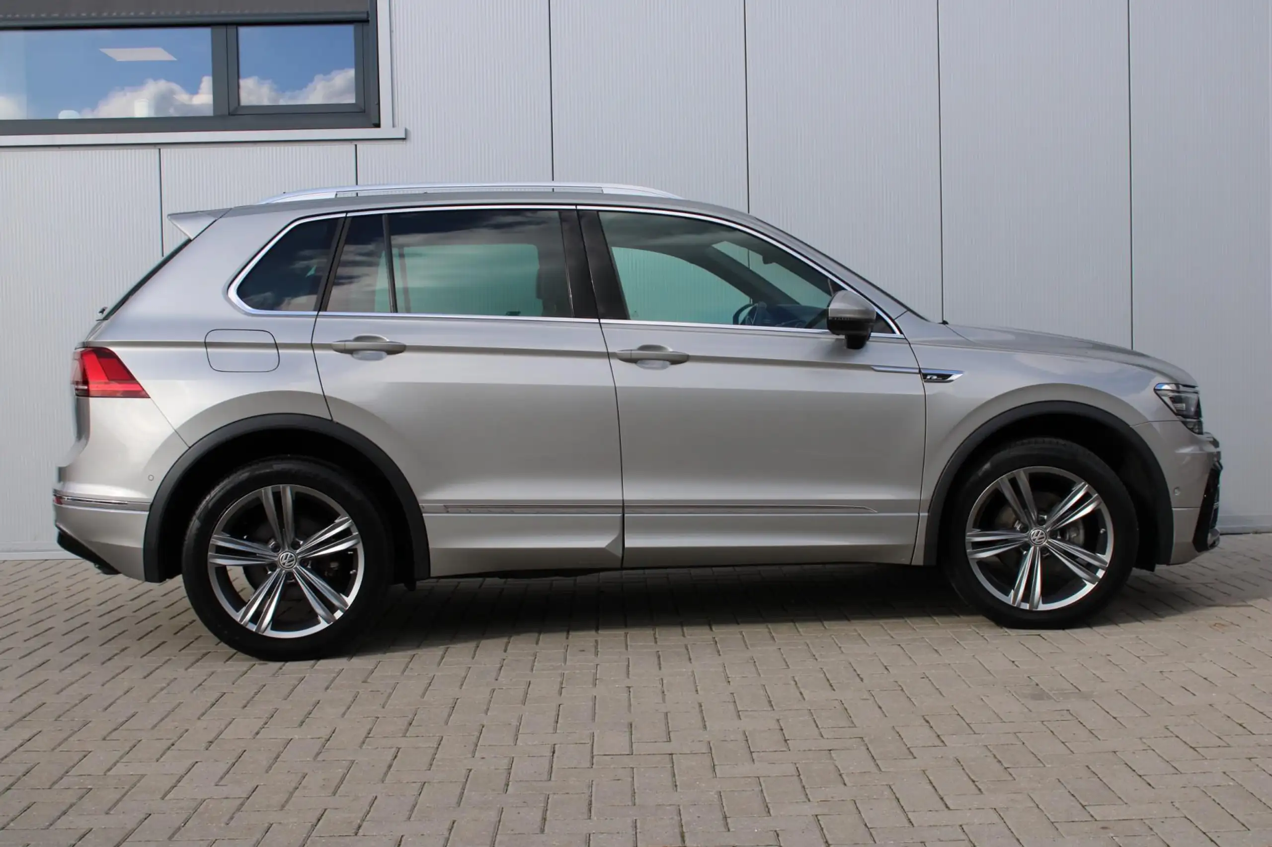 Volkswagen - Tiguan