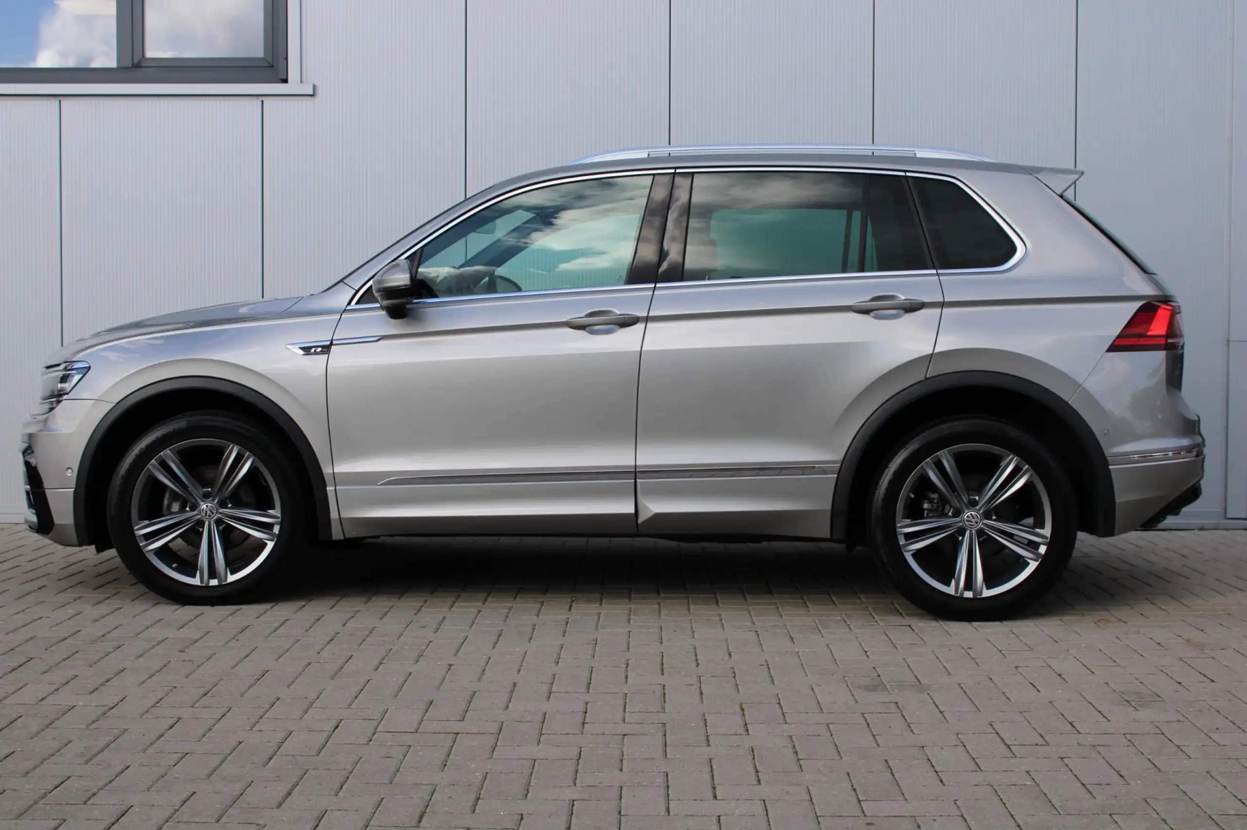 Volkswagen - Tiguan