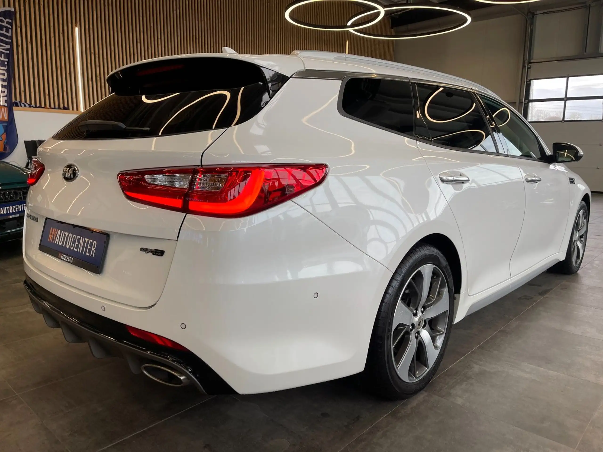 Kia - Optima