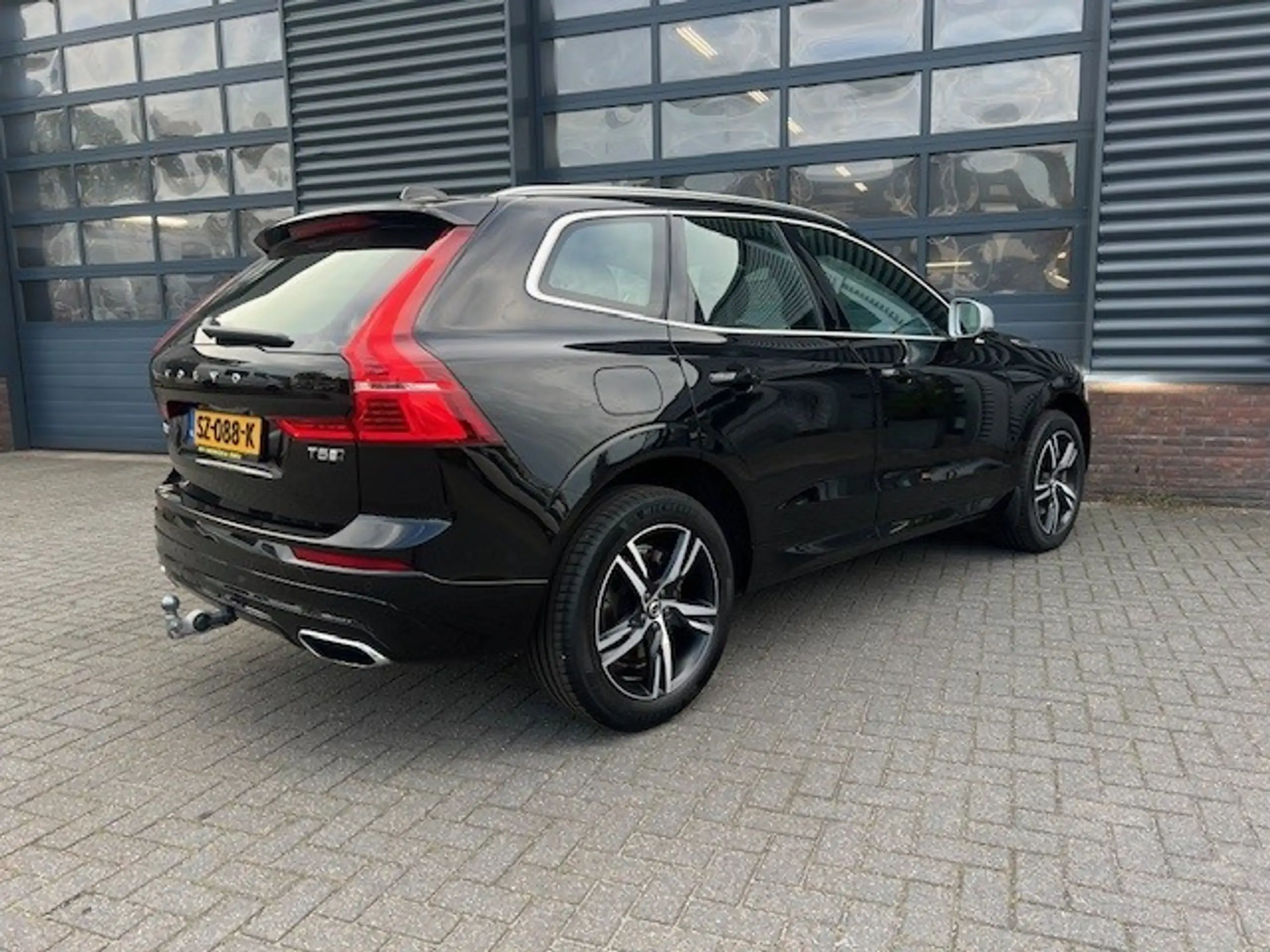 Volvo - XC60