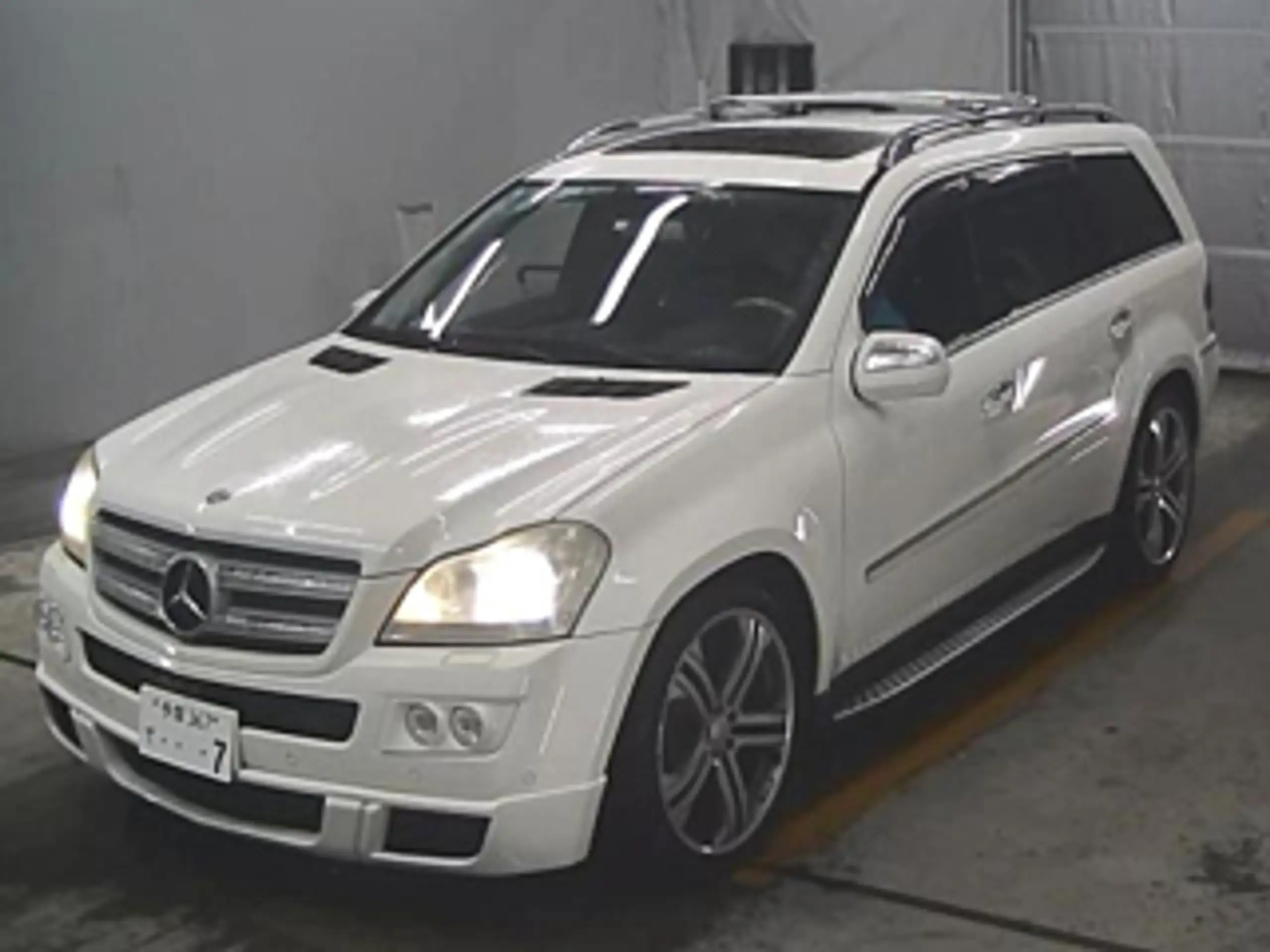 Mercedes-Benz - GL 500