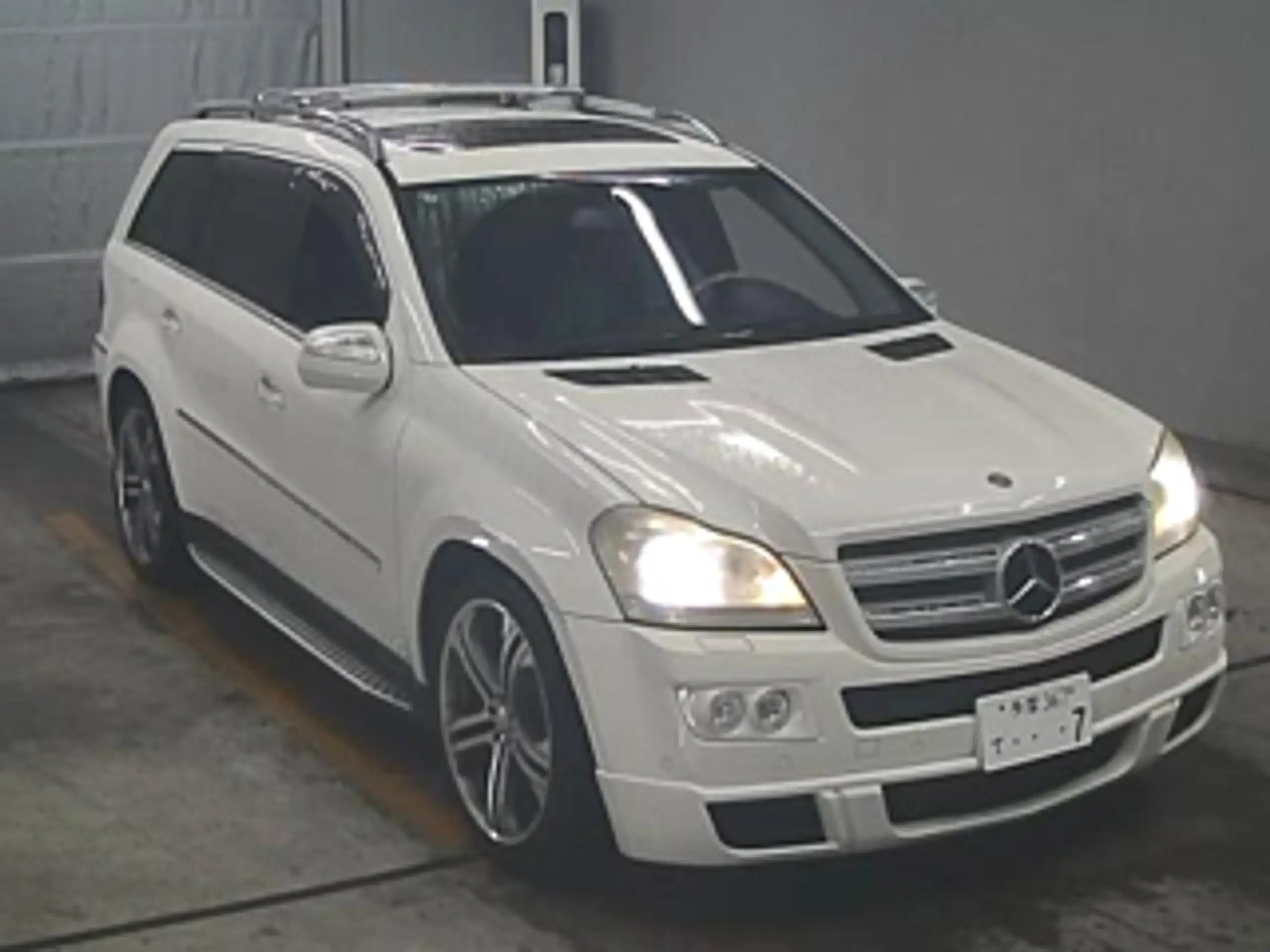 Mercedes-Benz - GL 500