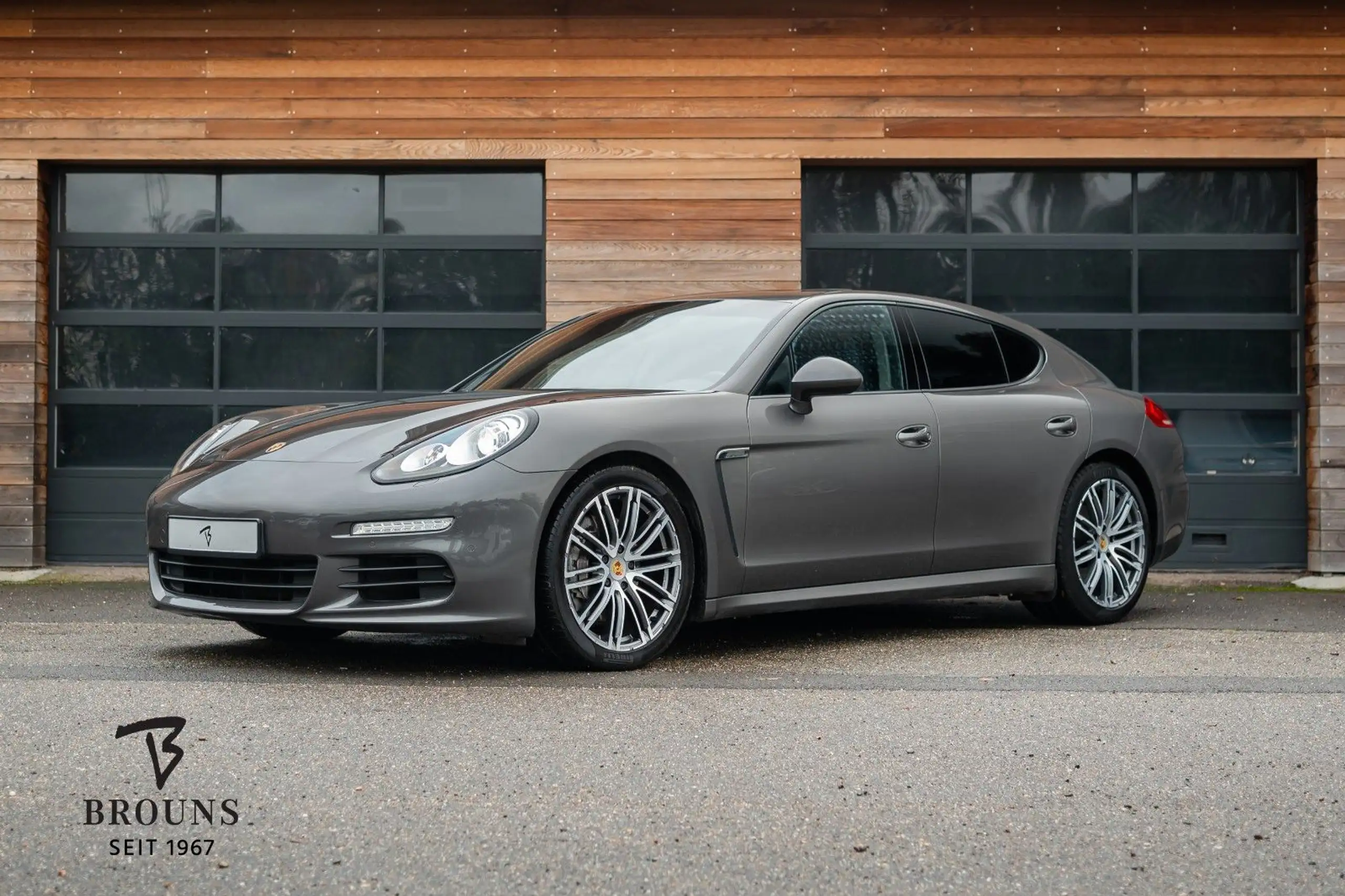 Porsche - Panamera