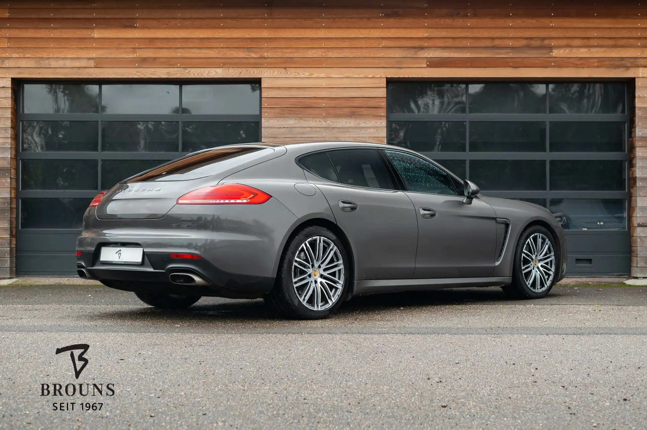 Porsche - Panamera