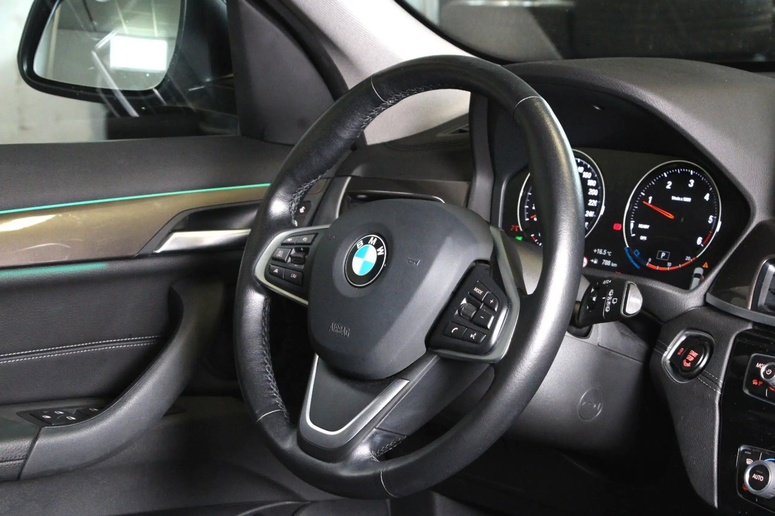 BMW - X1