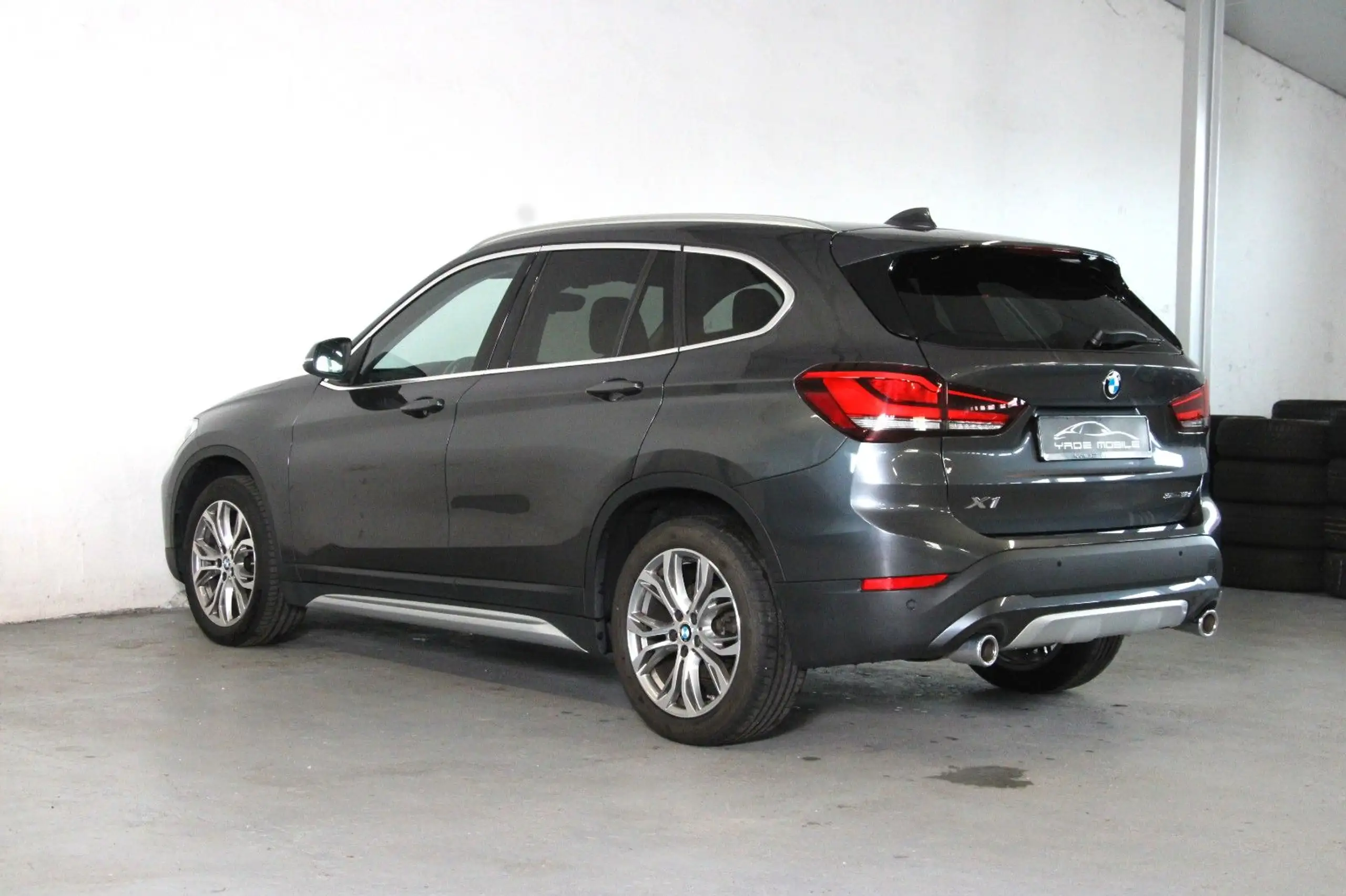 BMW - X1