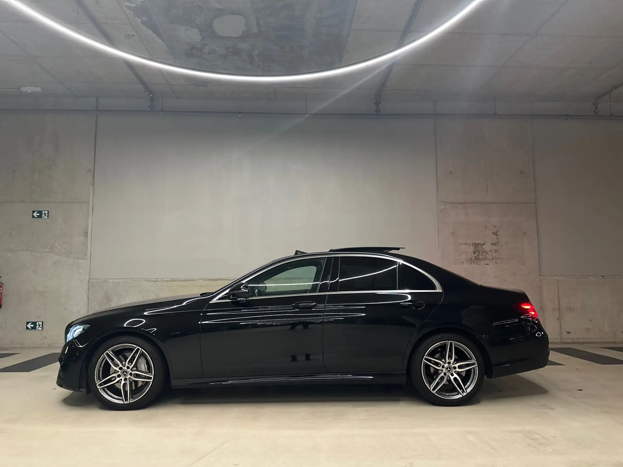 Mercedes-Benz - E 220