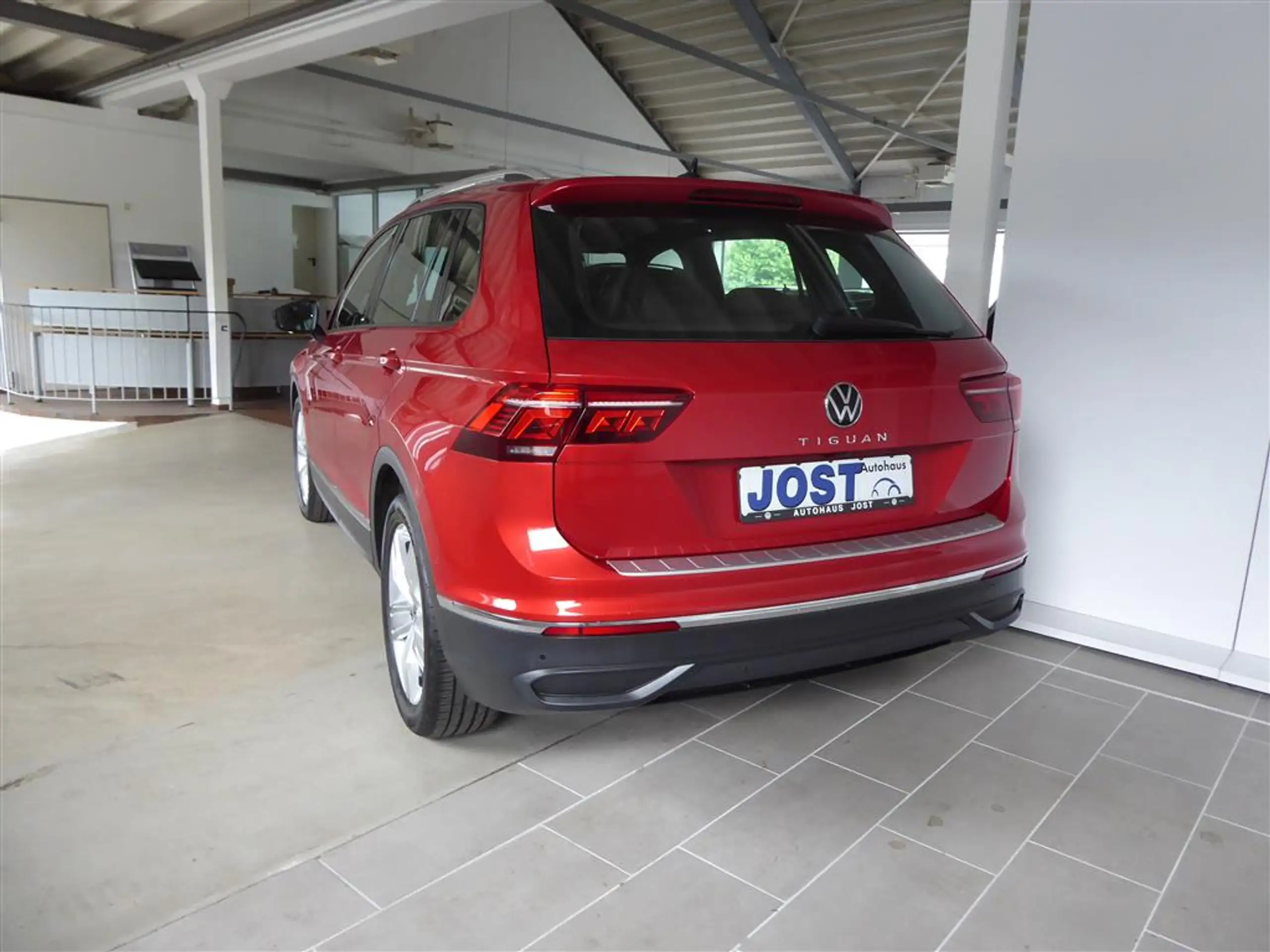 Volkswagen - Tiguan