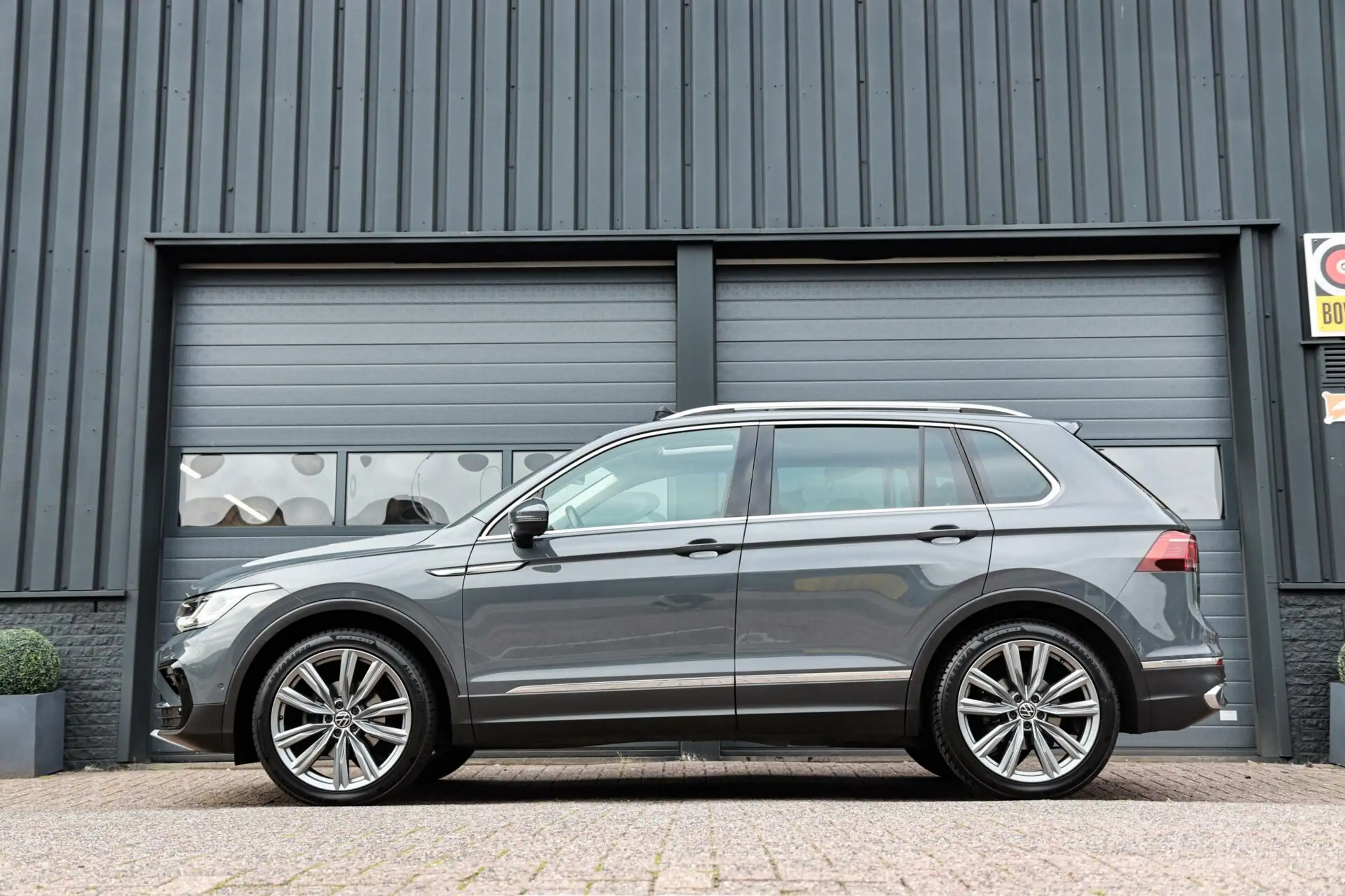 Volkswagen - Tiguan