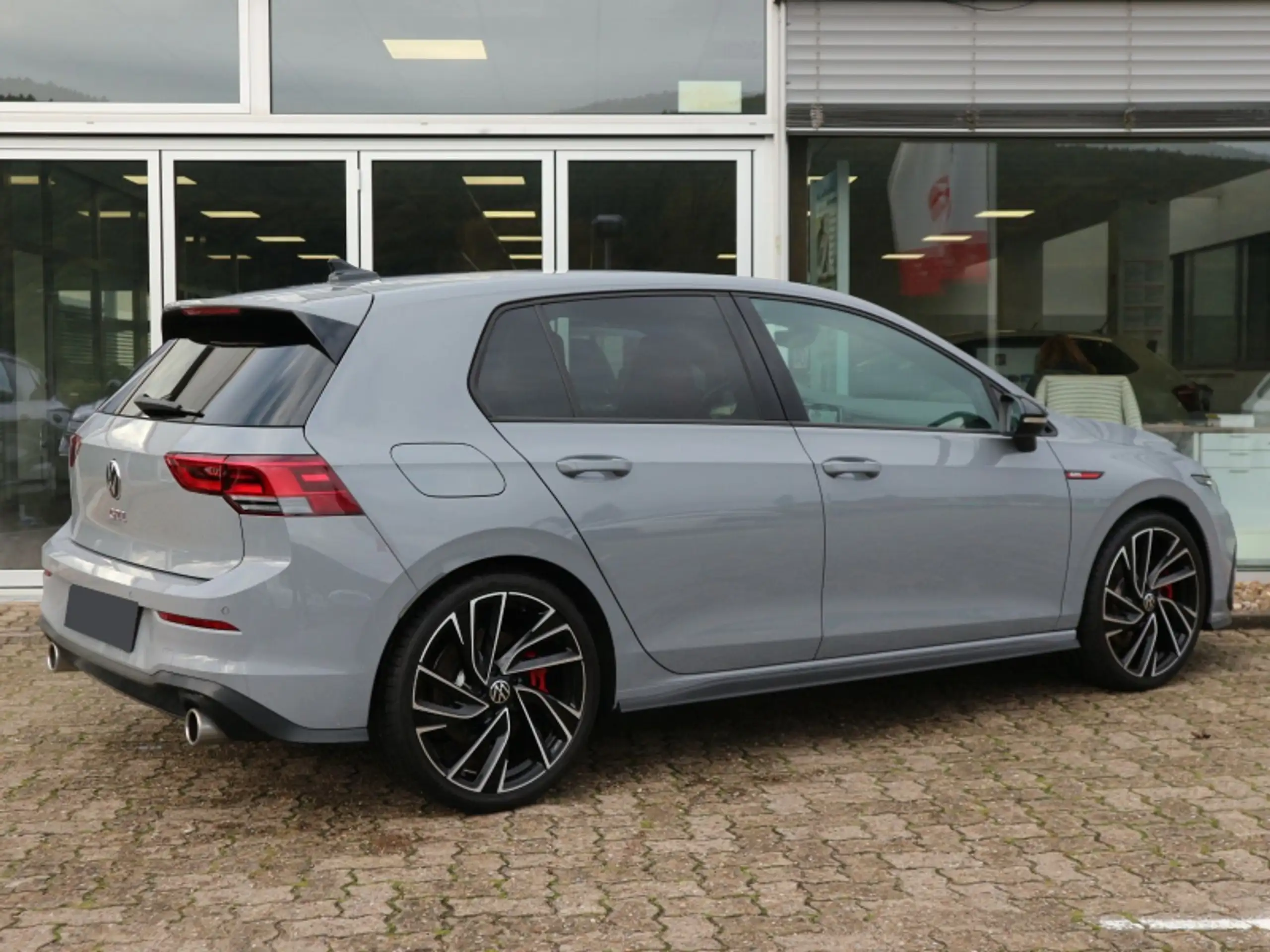 Volkswagen - Golf GTI