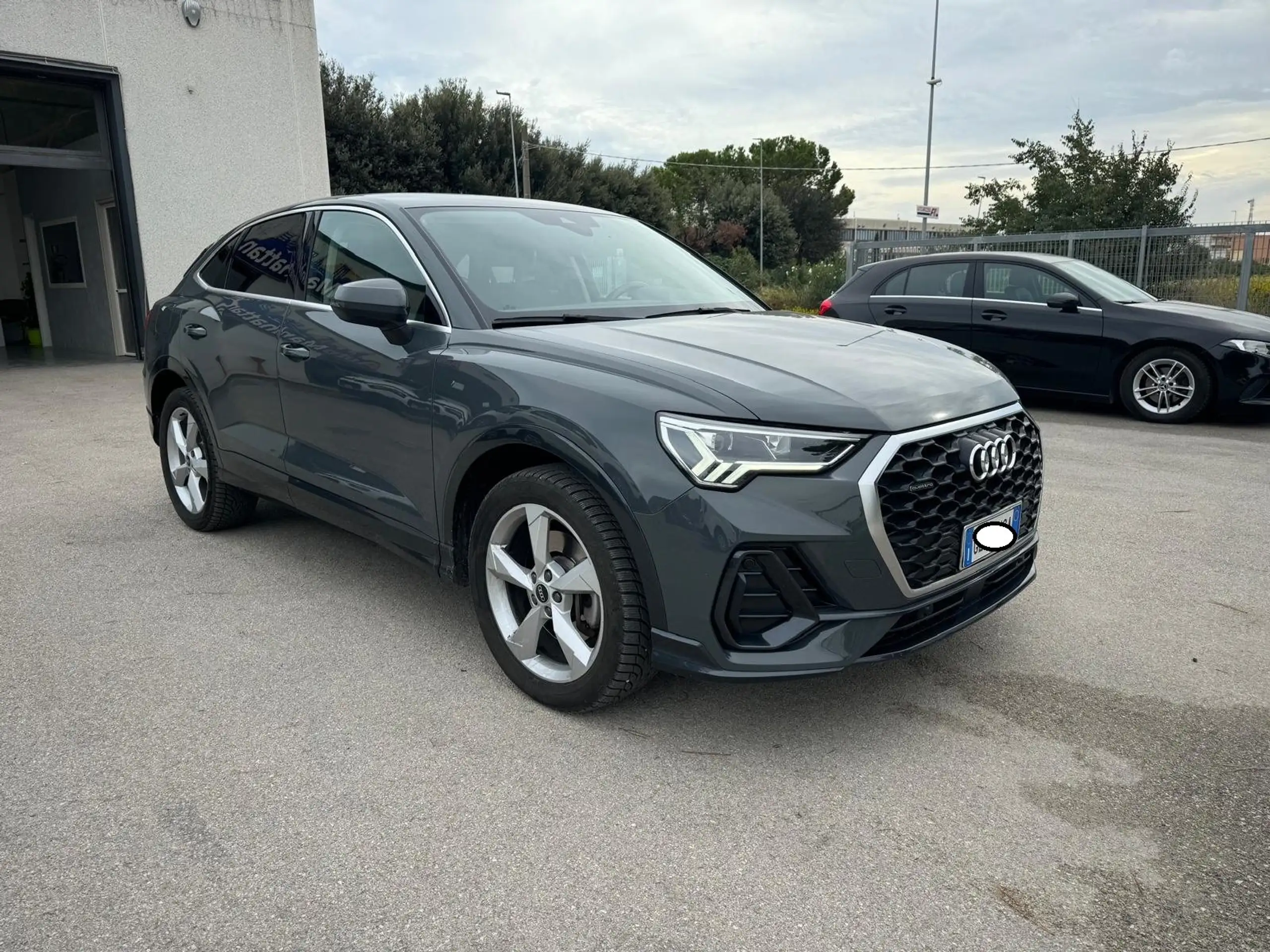 Audi - Q3