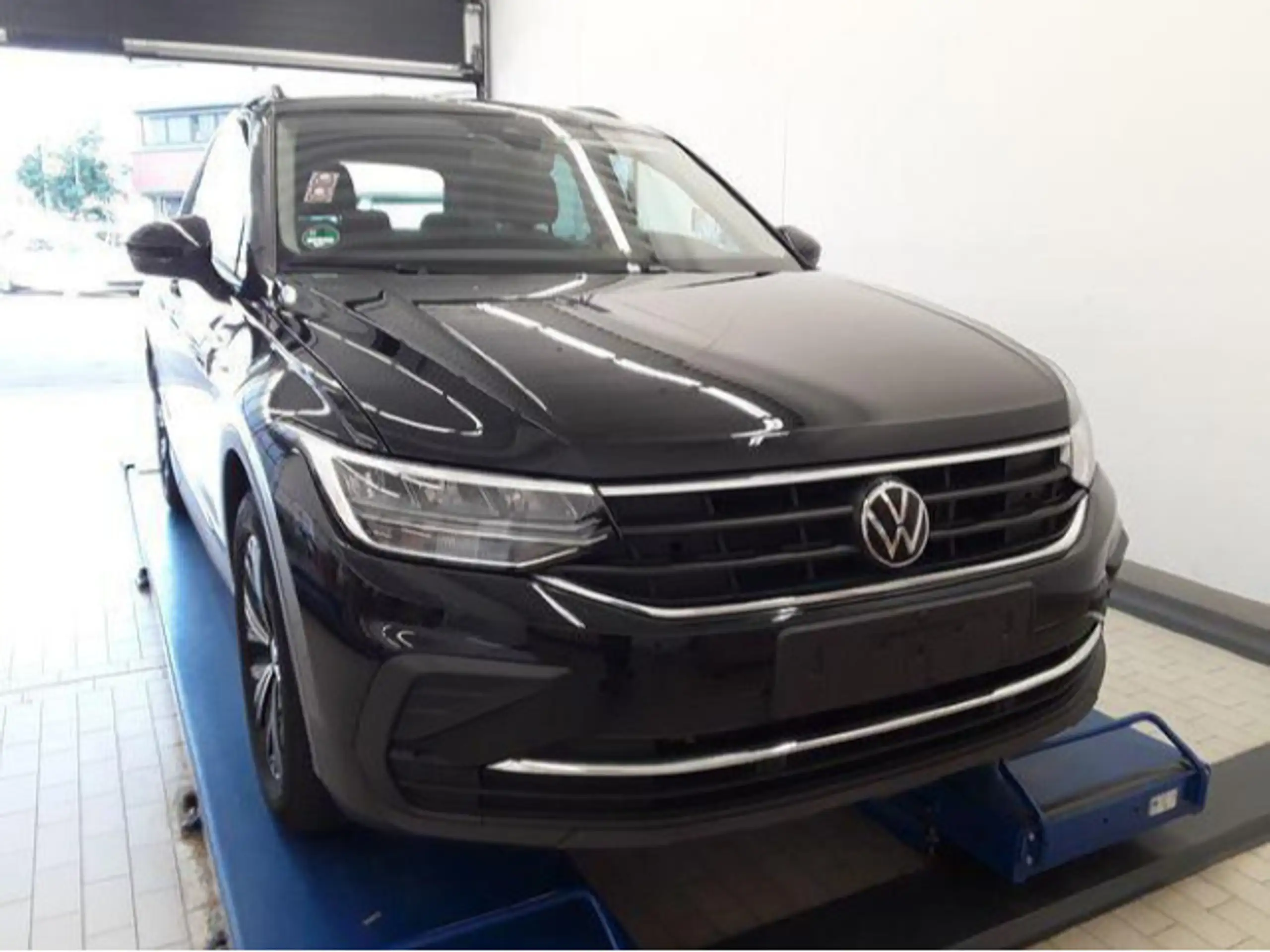 Volkswagen - Tiguan