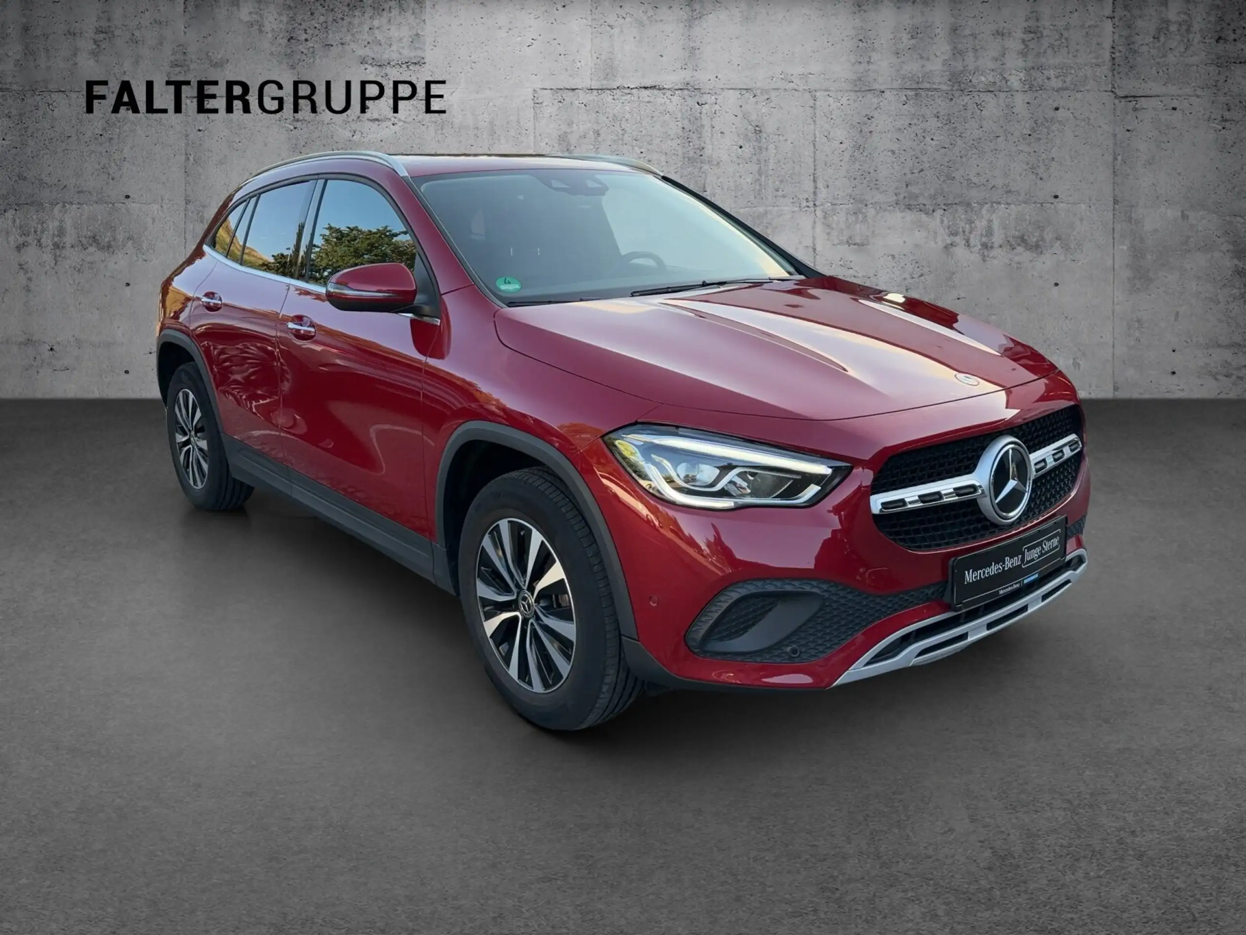 Mercedes-Benz - GLA 200