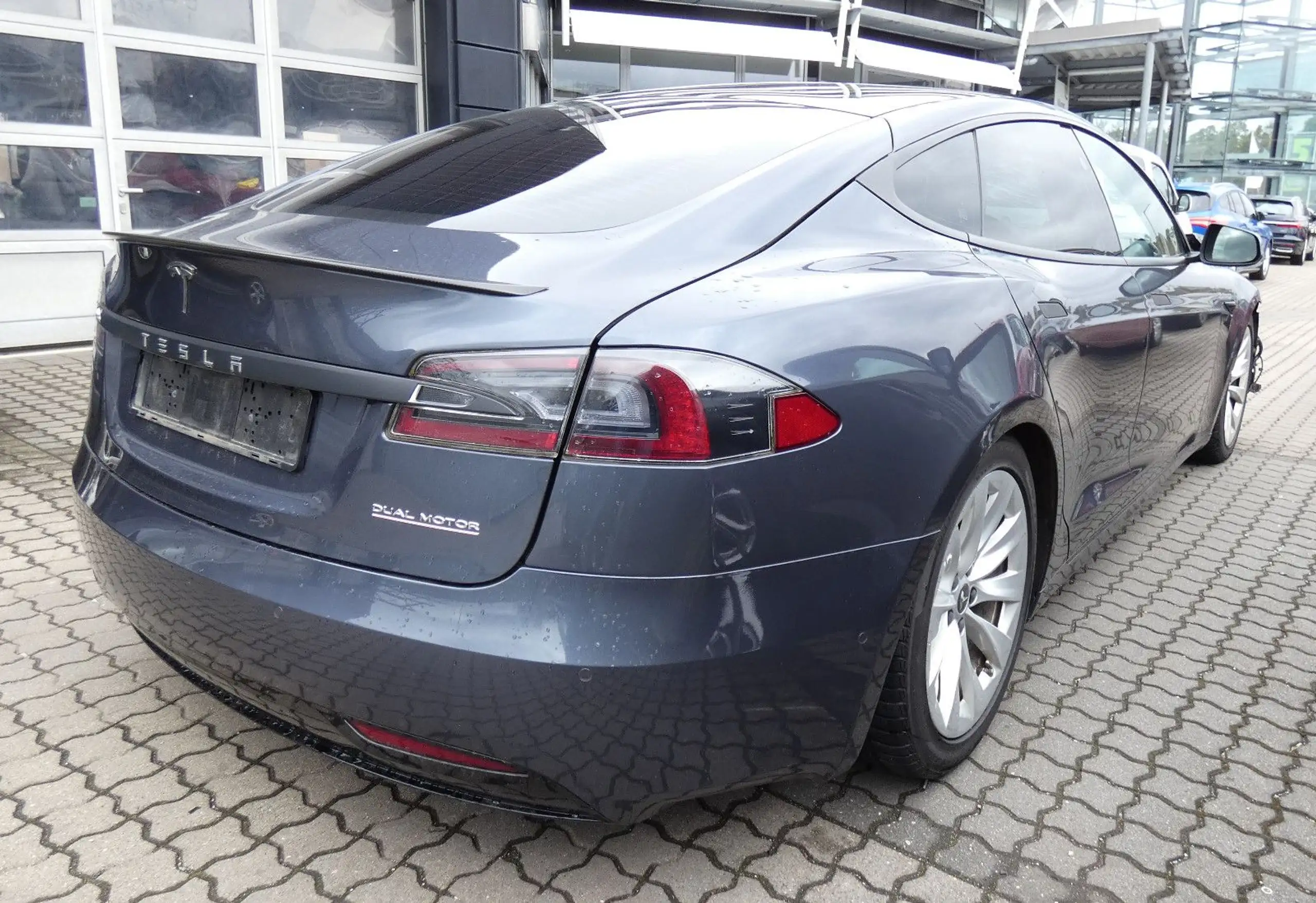 Tesla - Model S