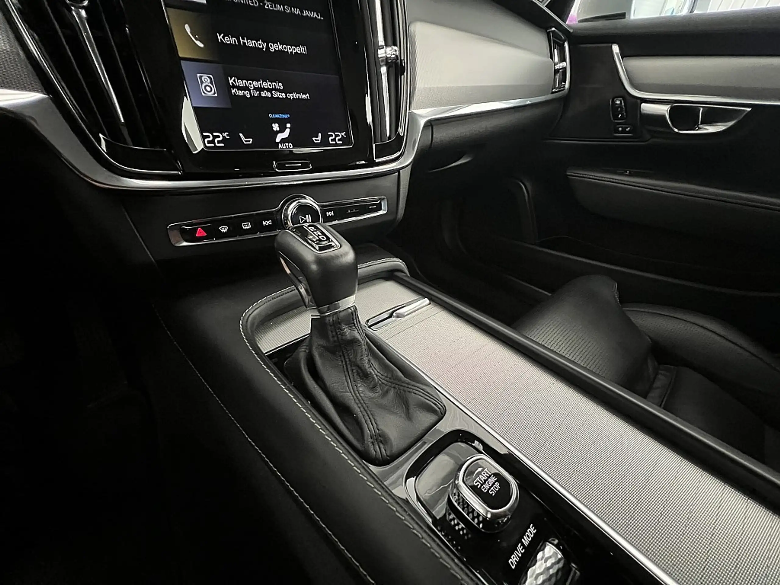 Volvo - V90