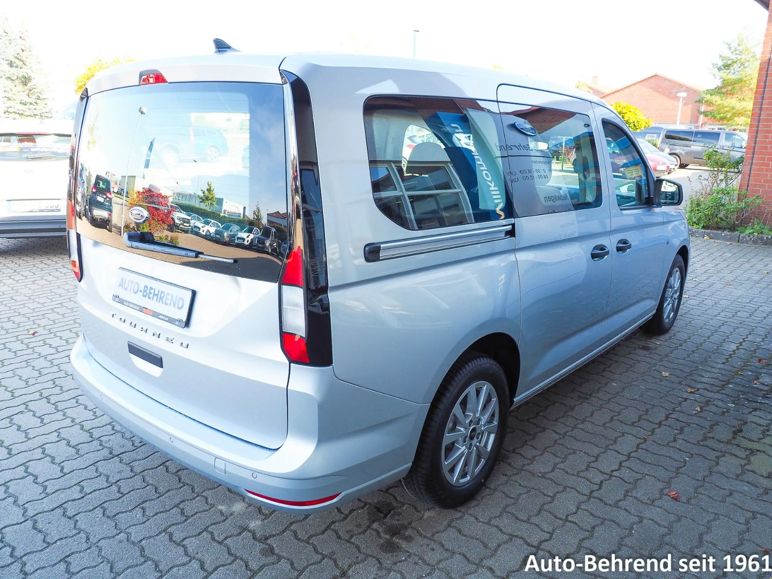 Ford - Grand Tourneo