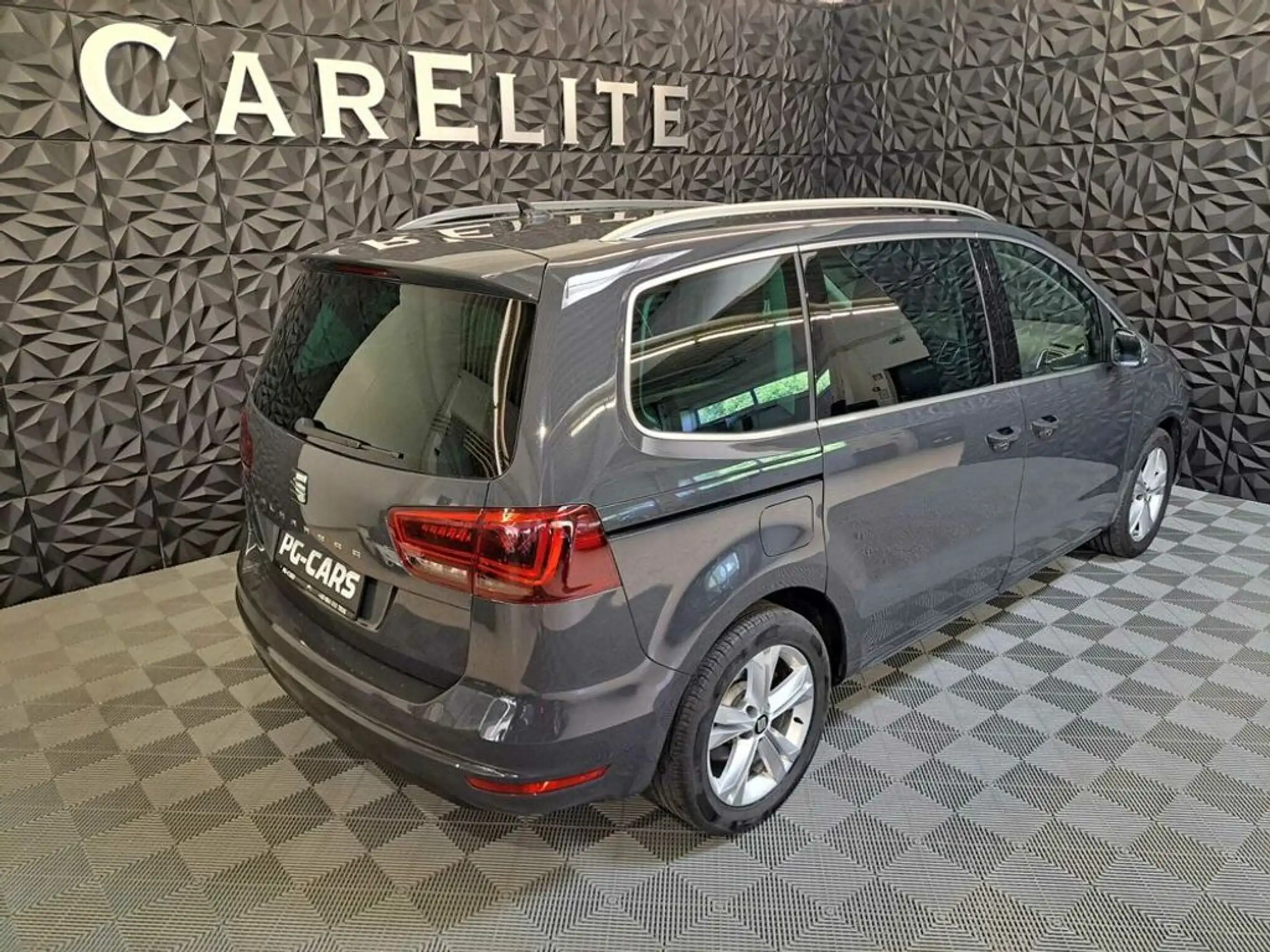 SEAT - Alhambra