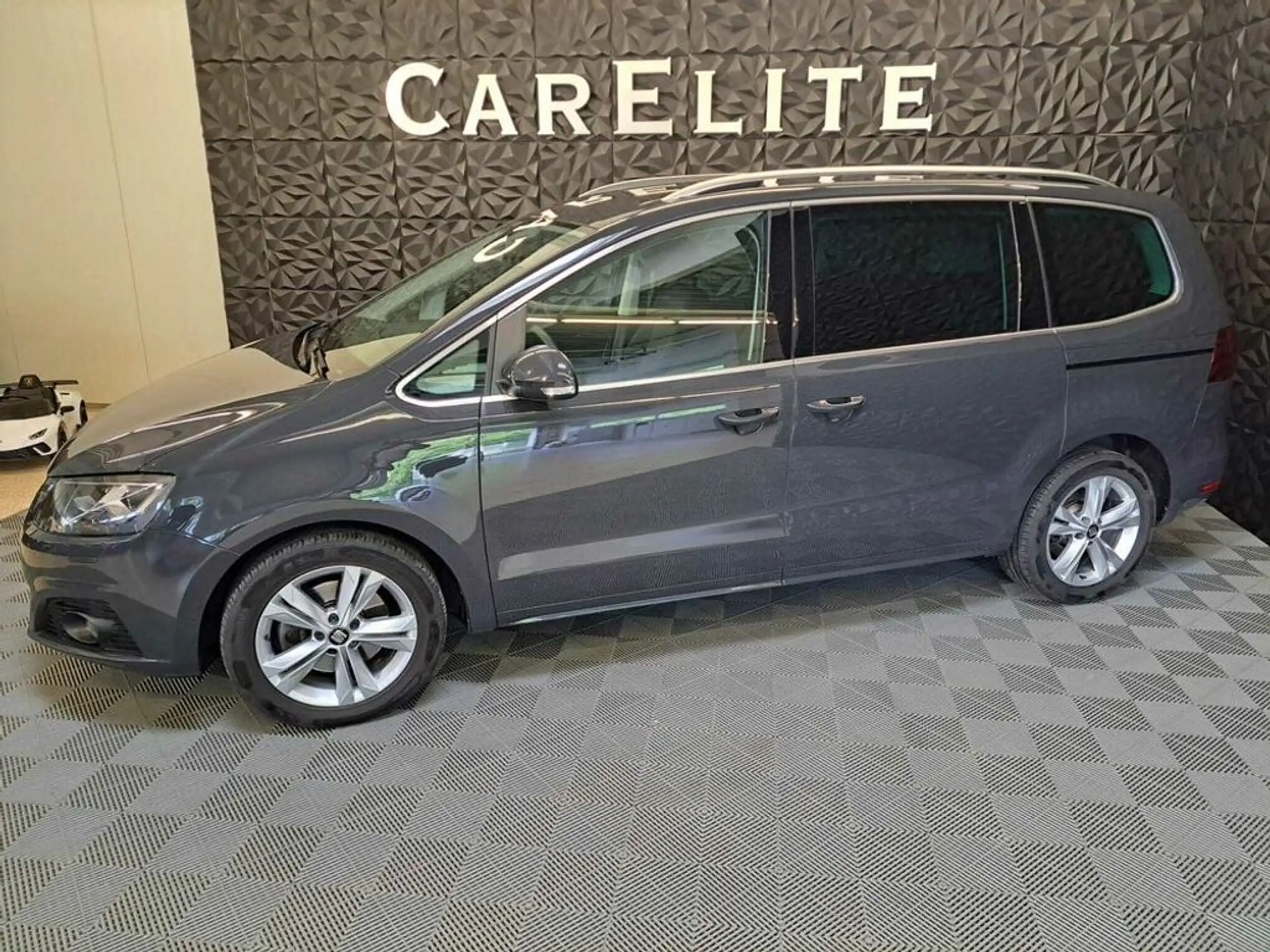 SEAT - Alhambra