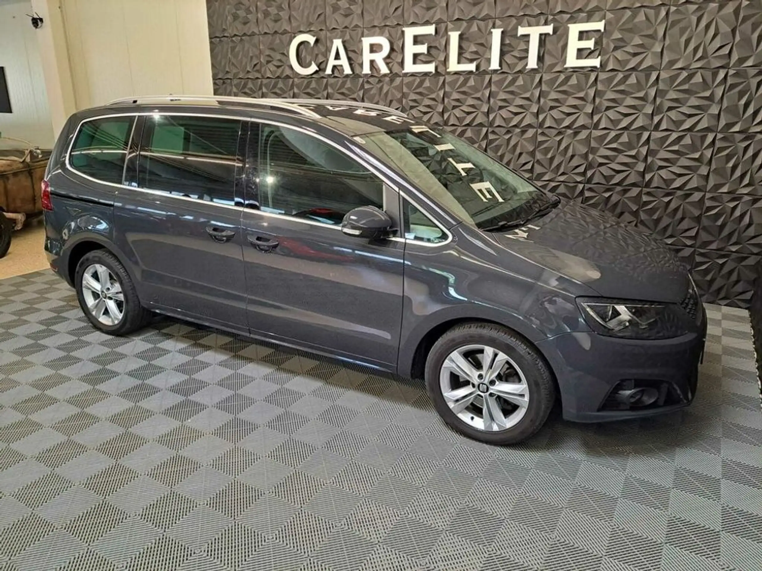 SEAT - Alhambra