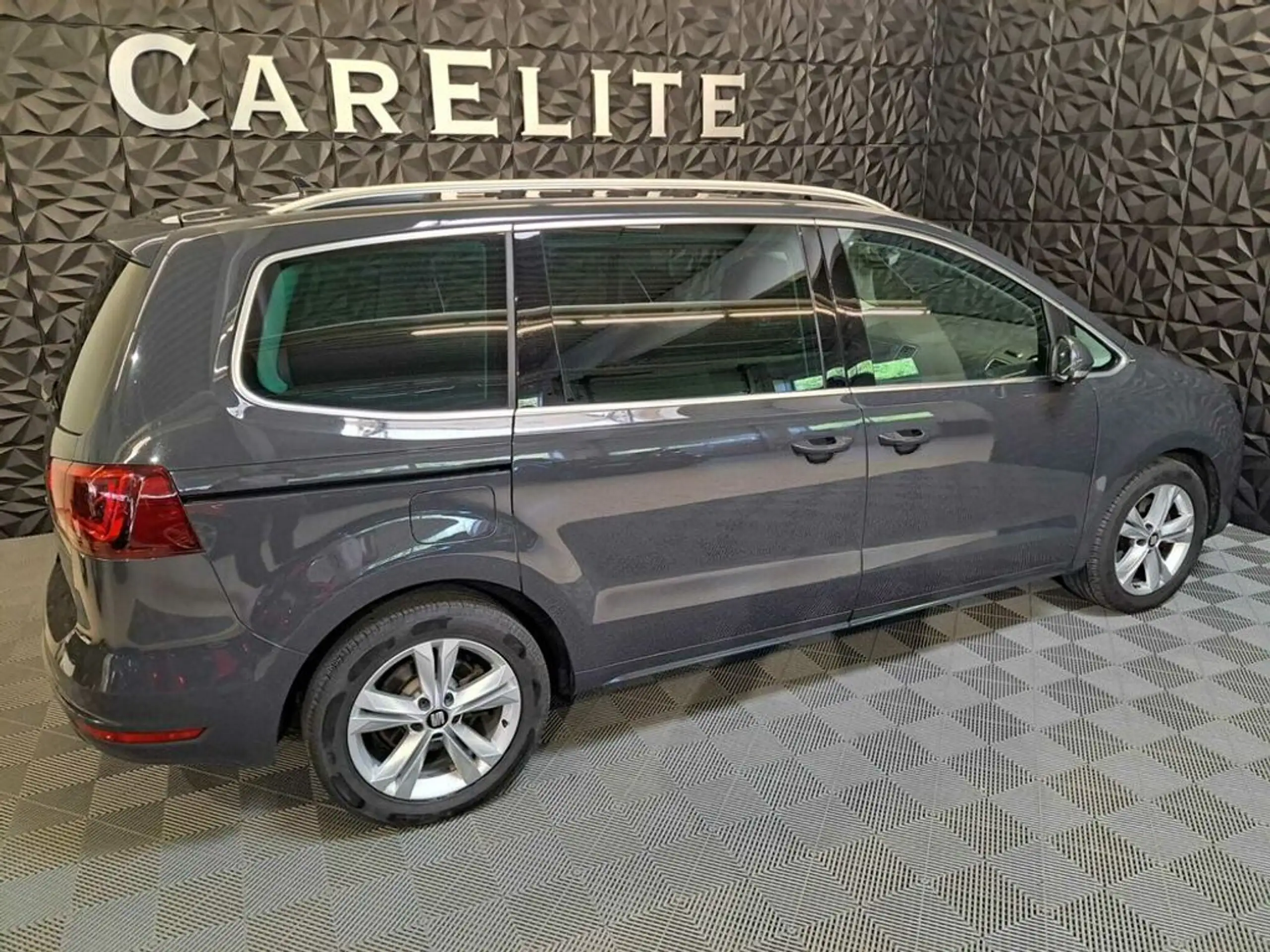 SEAT - Alhambra