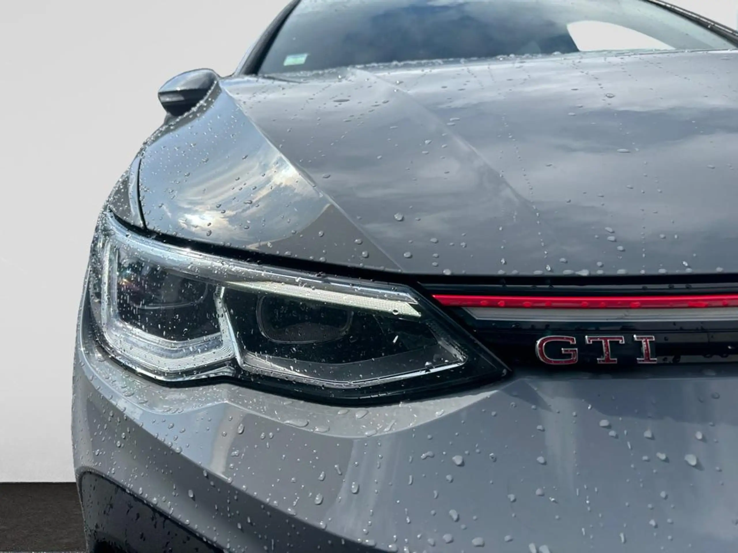 Volkswagen - Golf GTI