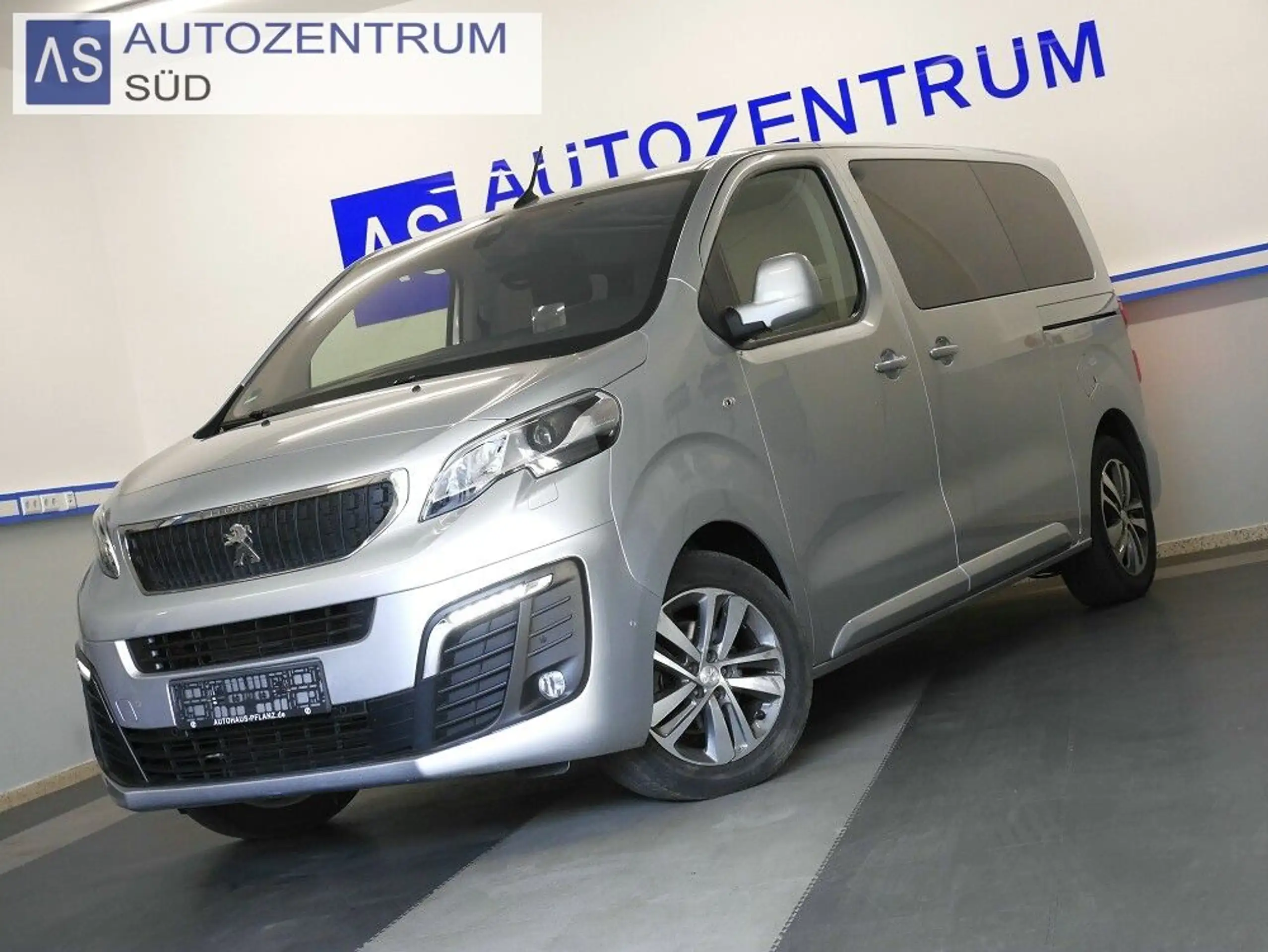 Peugeot Traveller 2019