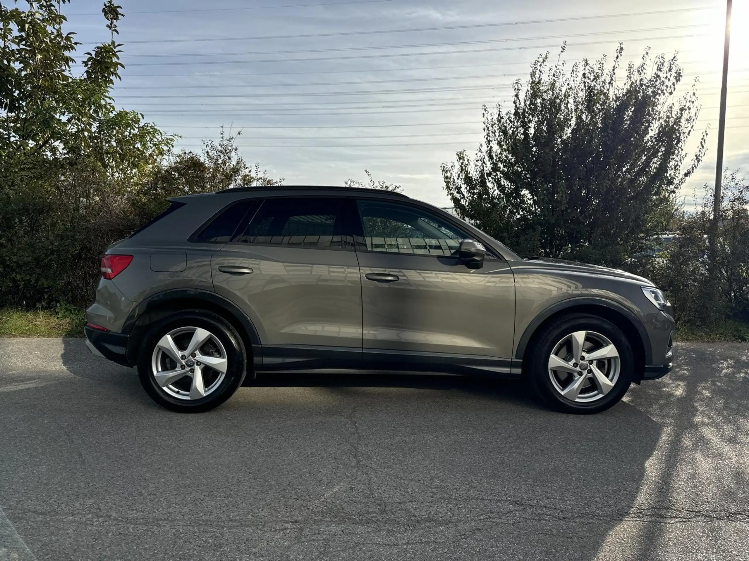 Audi - Q3