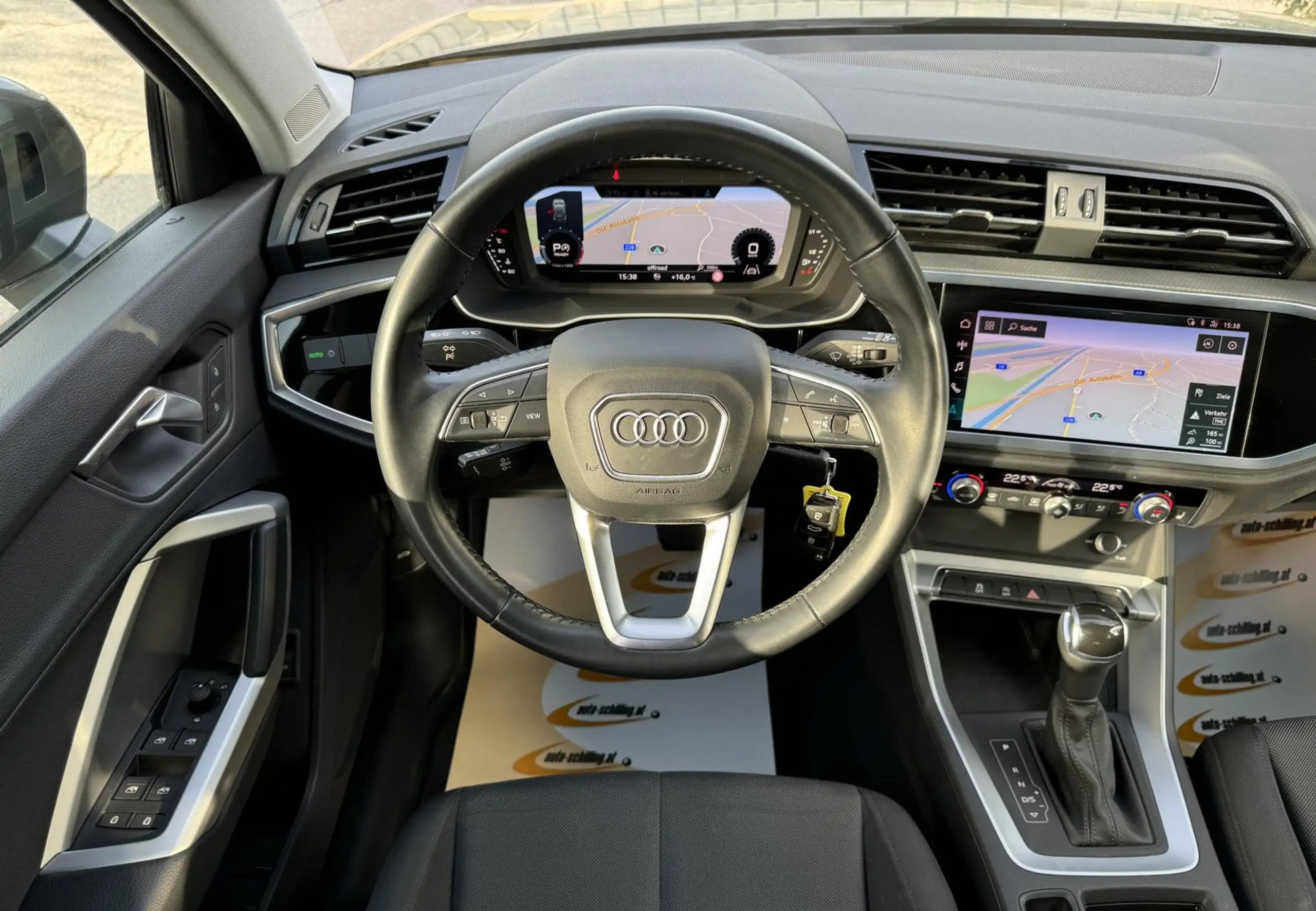 Audi - Q3