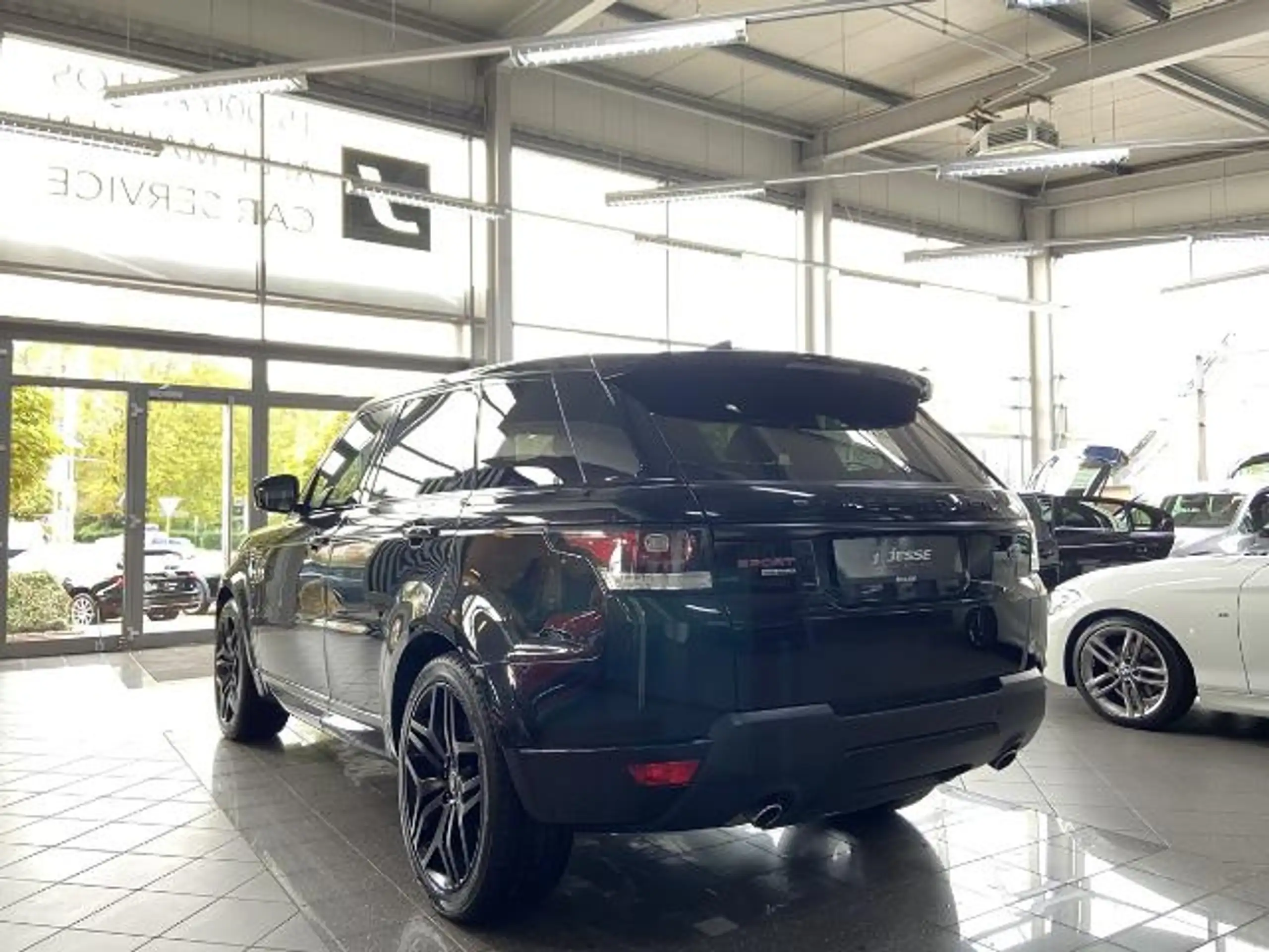 Land Rover - Range Rover Sport