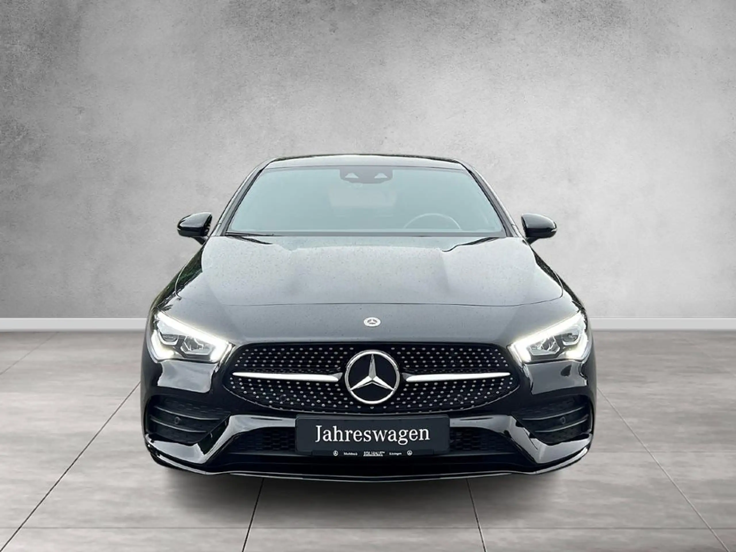 Mercedes-Benz - CLA 200