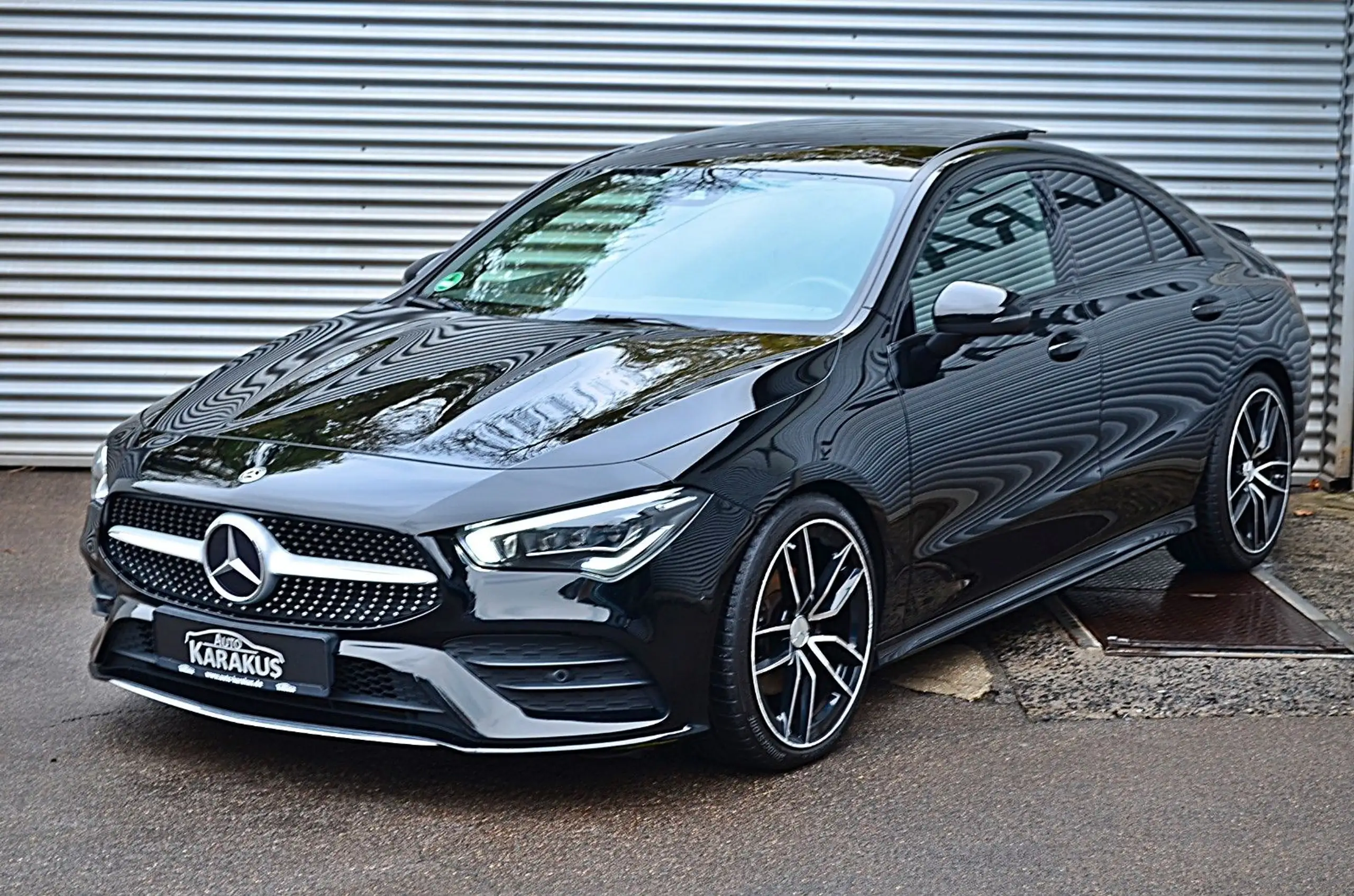 Mercedes-Benz - CLA 180