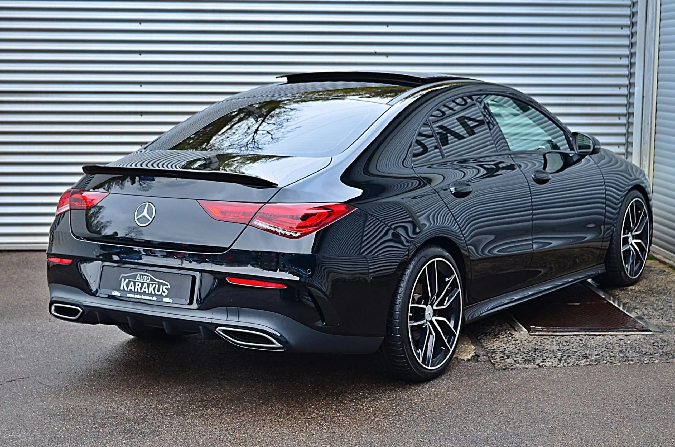 Mercedes-Benz - CLA 180