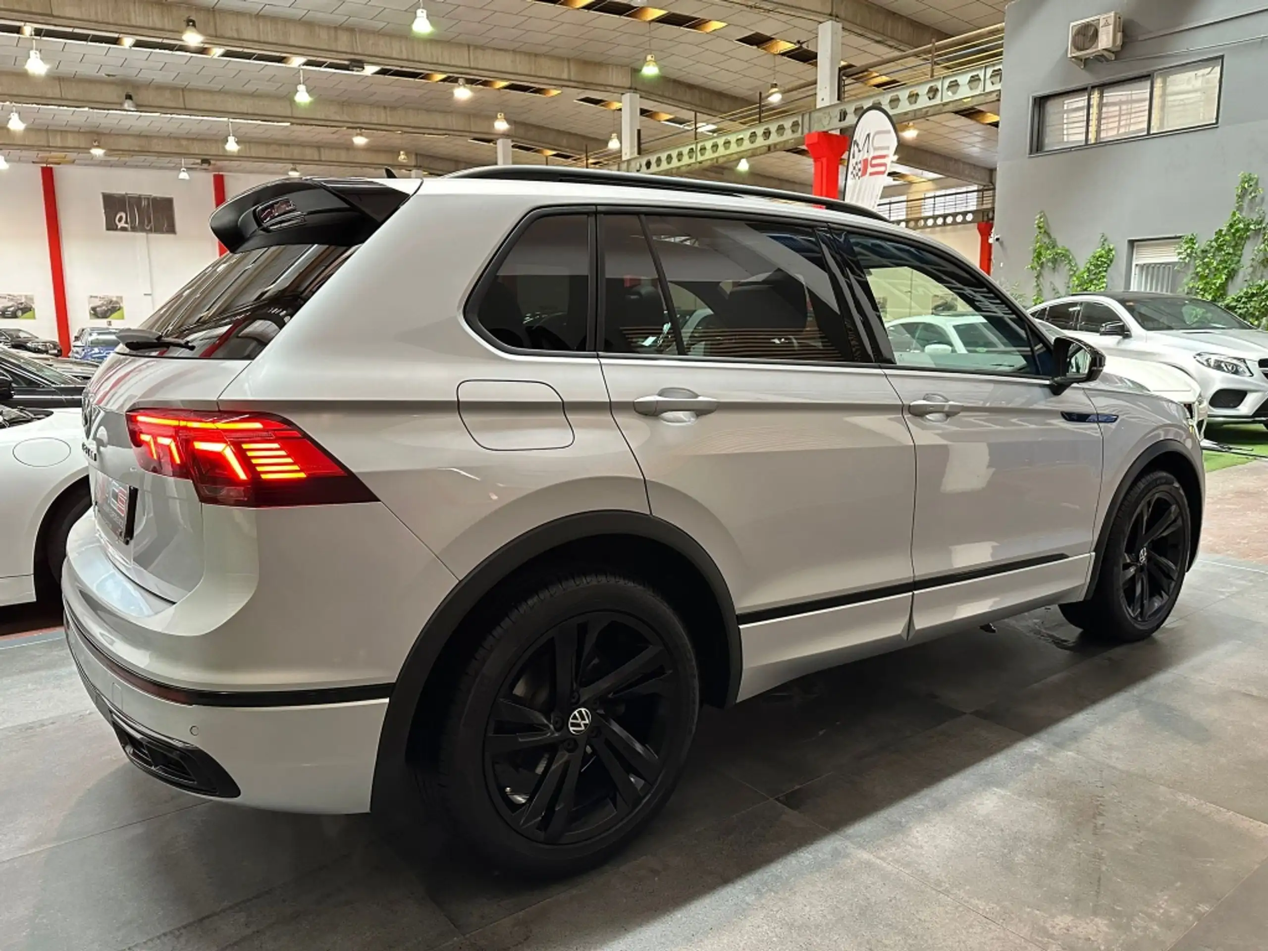 Volkswagen - Tiguan