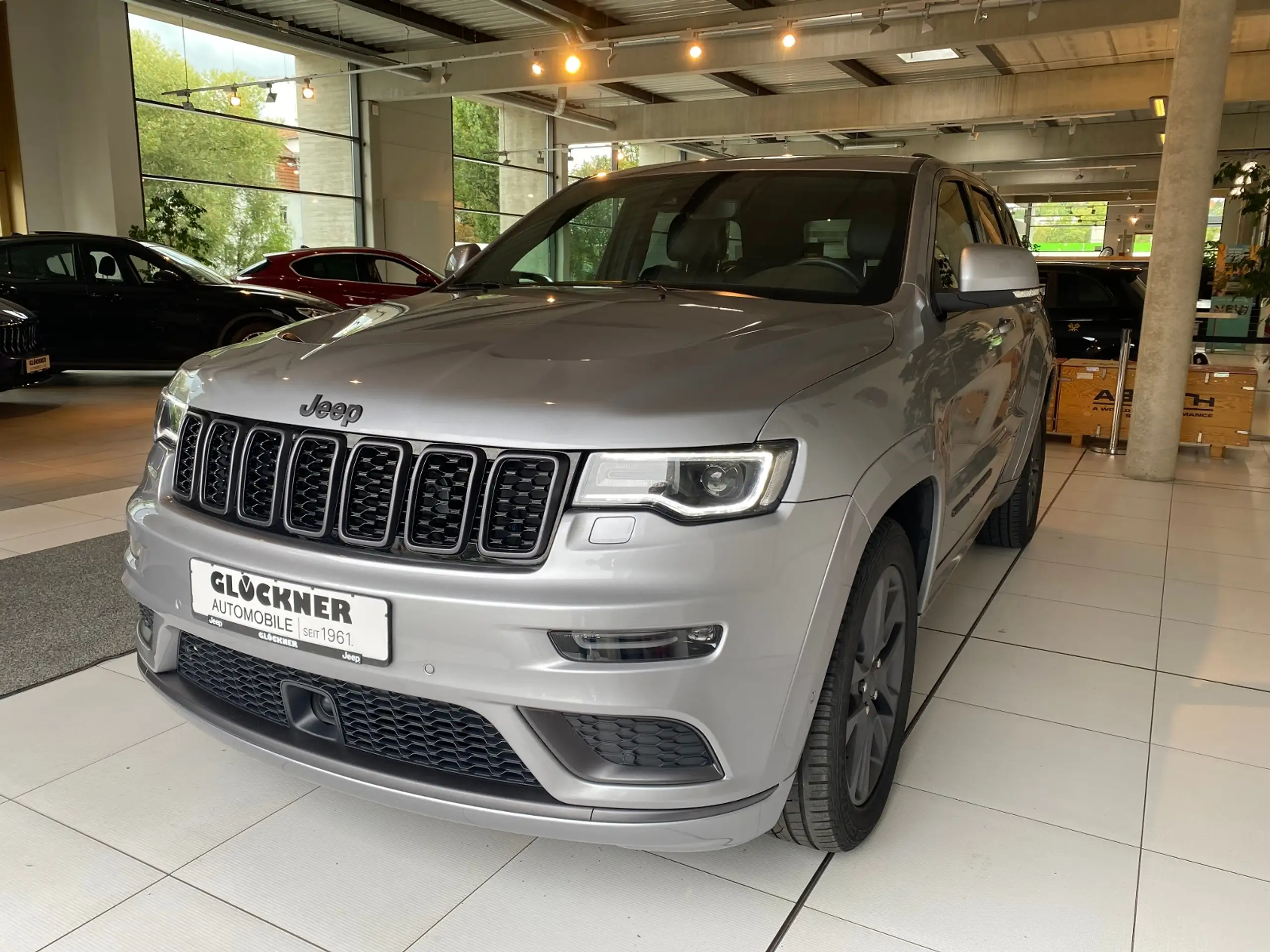 Jeep - Grand Cherokee