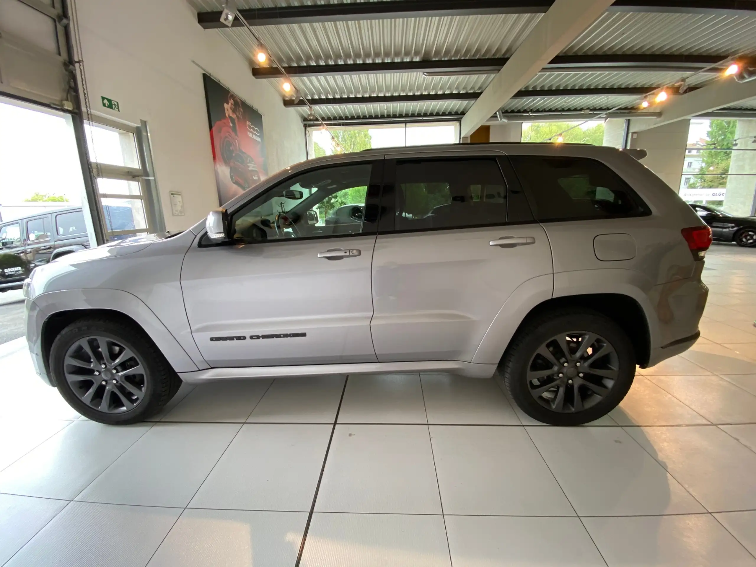 Jeep - Grand Cherokee