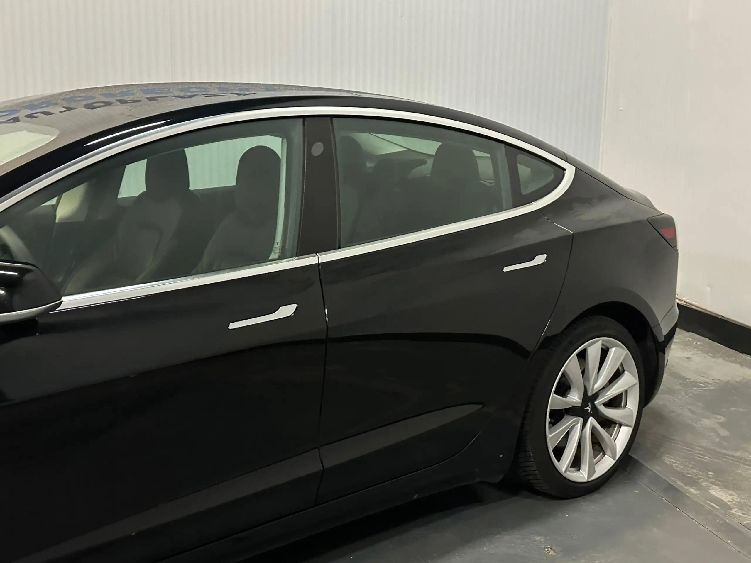 Tesla - Model 3