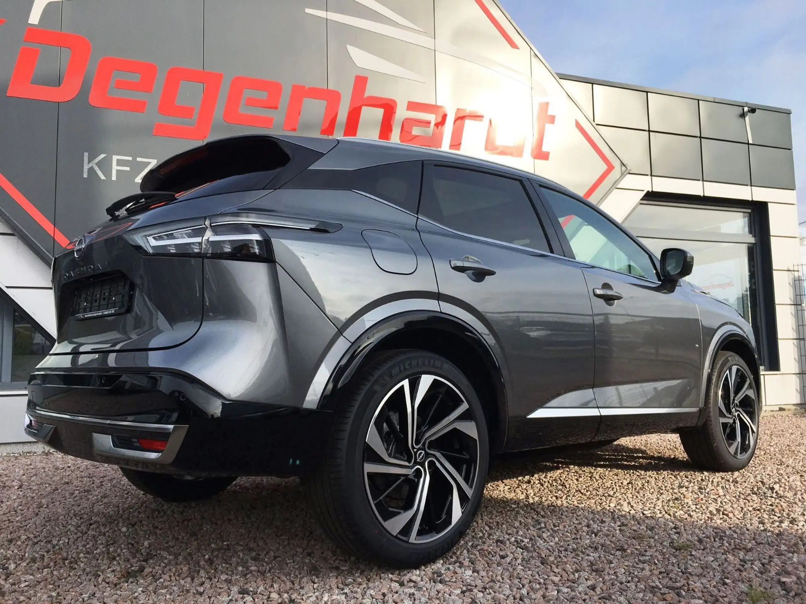 Nissan - Qashqai