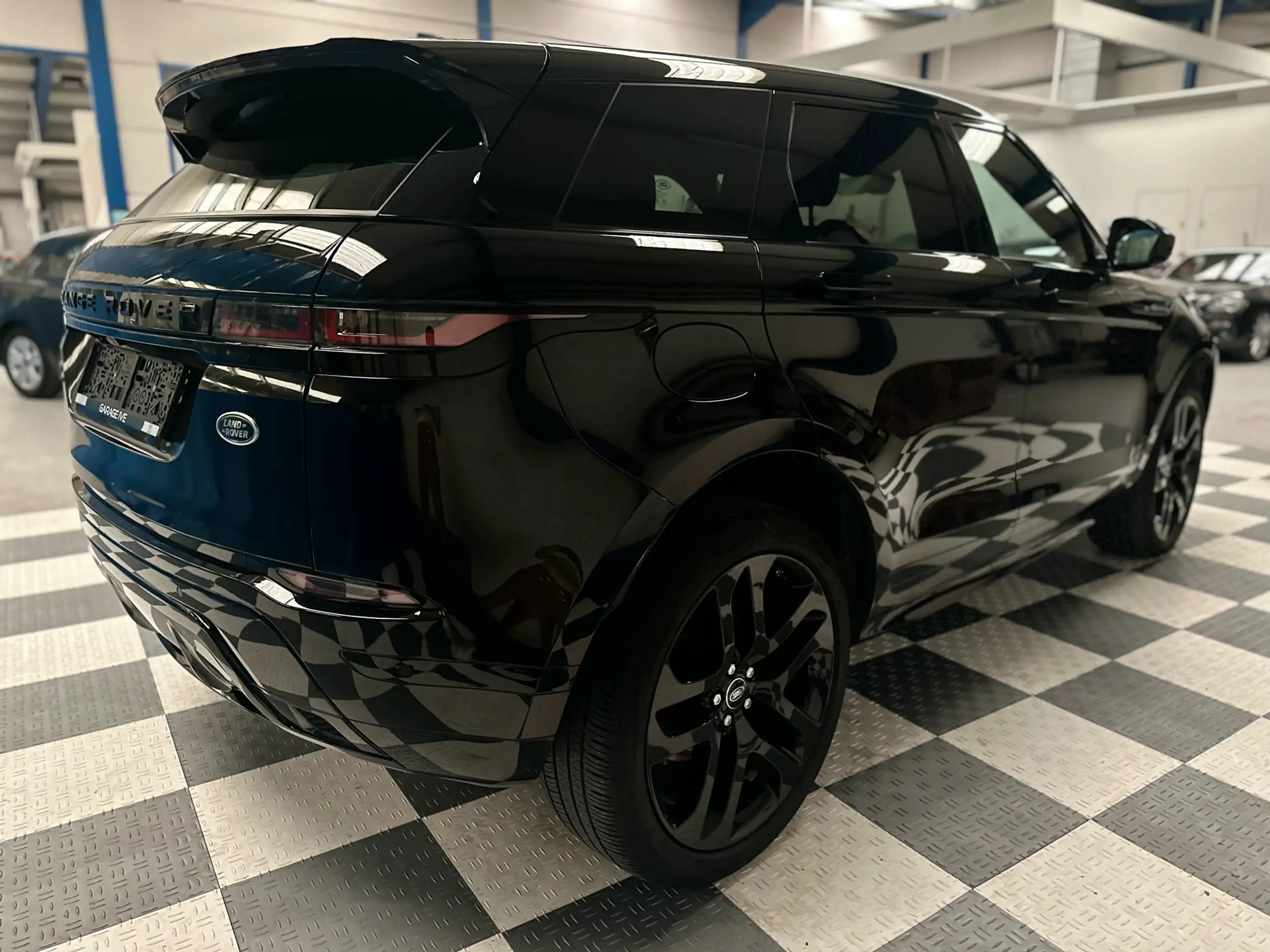 Land Rover - Range Rover Evoque